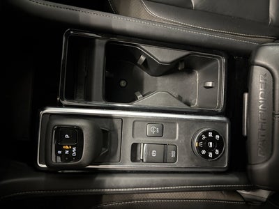 2023 Nissan Pathfinder SL 4WD