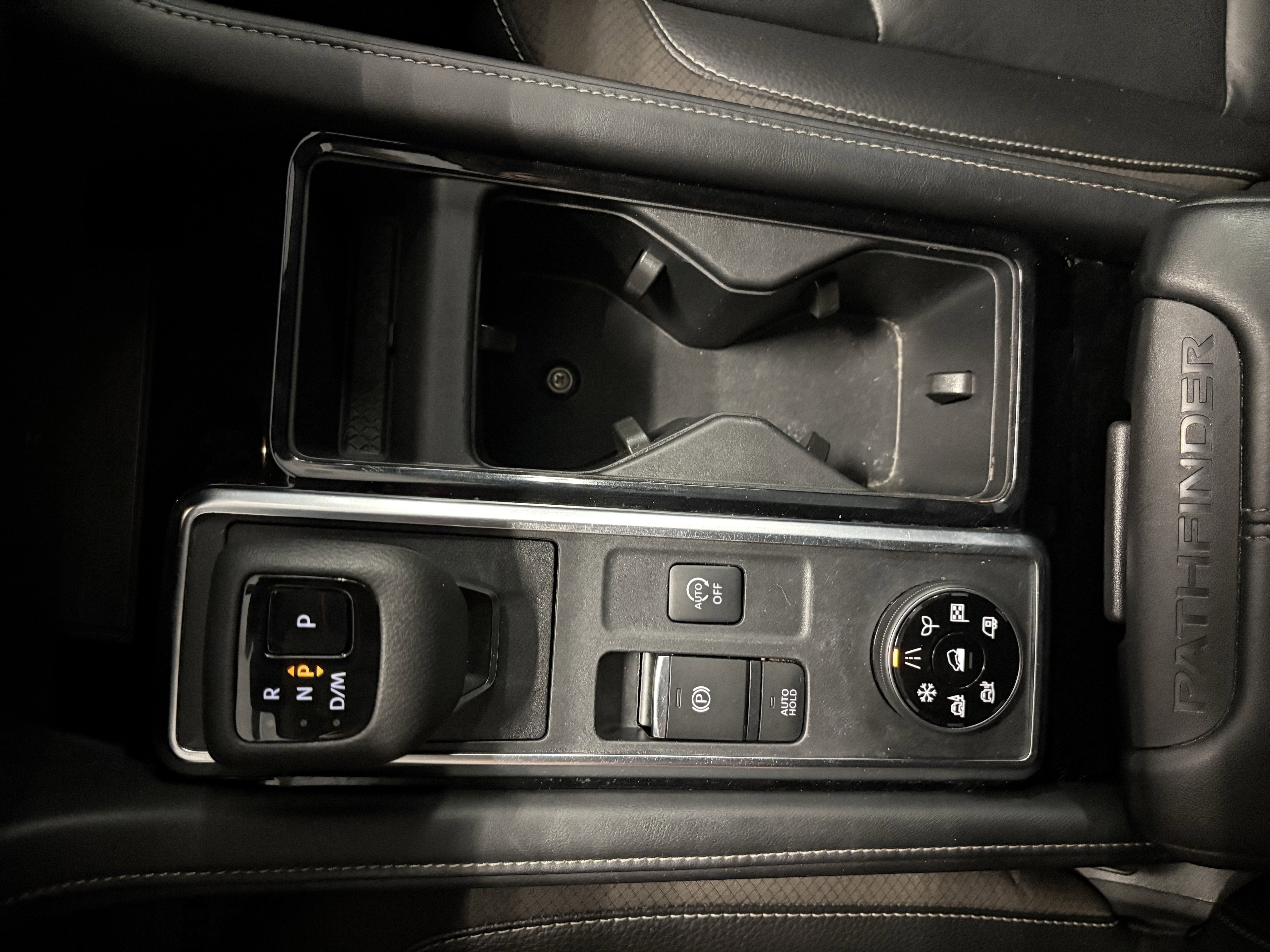 2023 Nissan Pathfinder SL 4WD