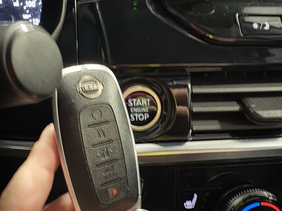 2023 Nissan Pathfinder SL 4WD