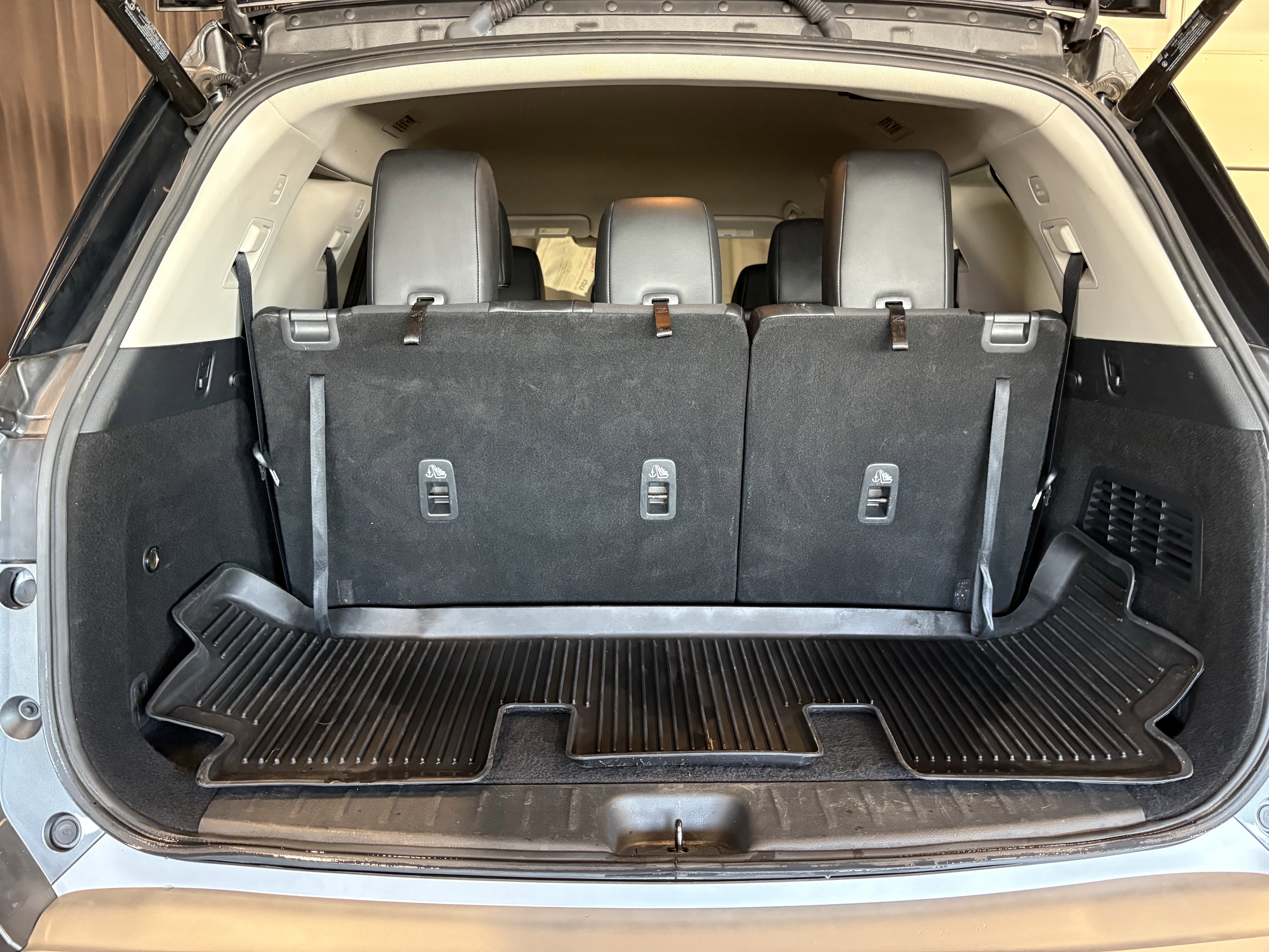 2023 Nissan Pathfinder SL 4WD