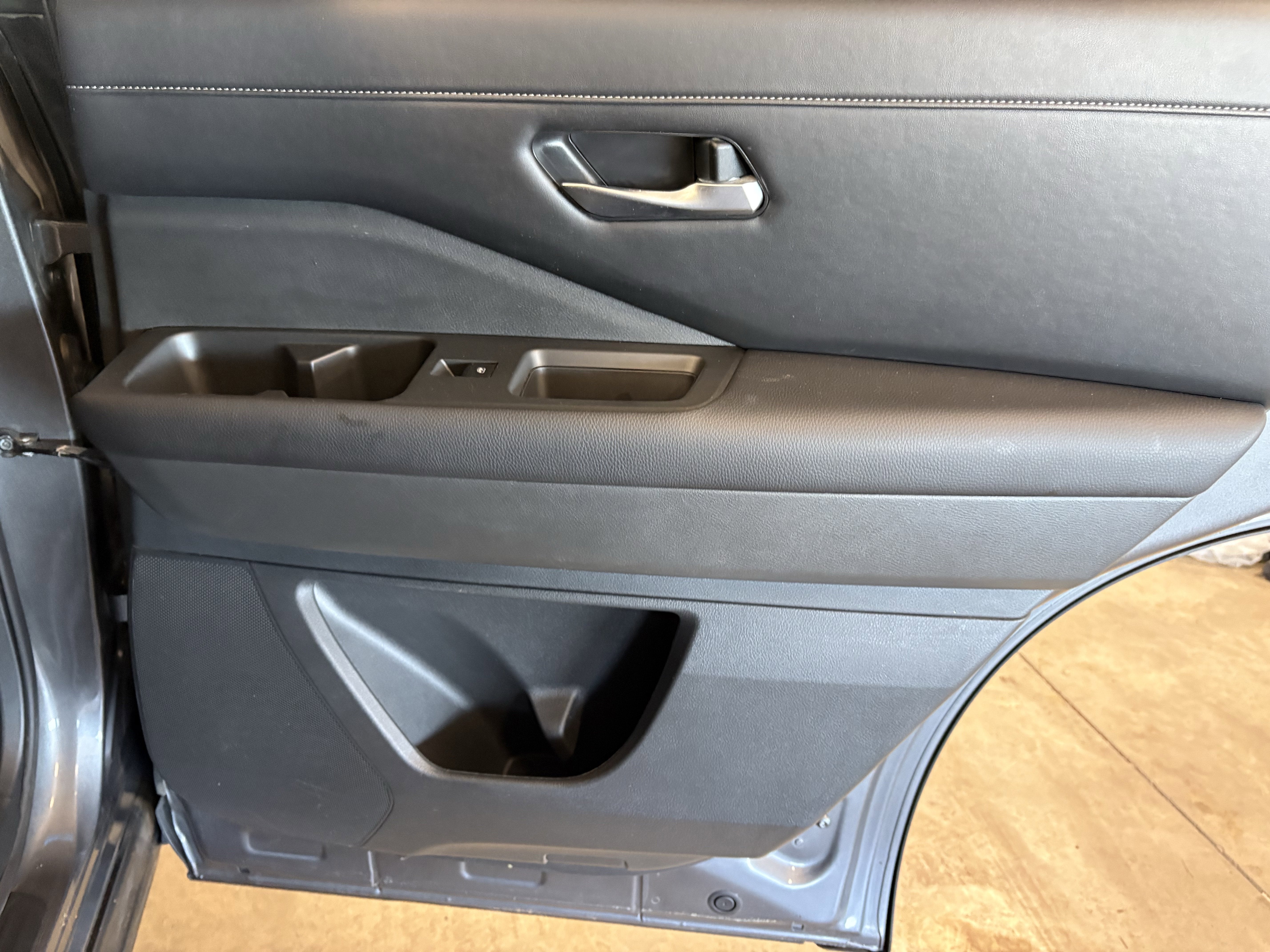 2023 Nissan Pathfinder SL 4WD