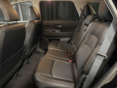 2026 Nissan Pathfinder SL FWD