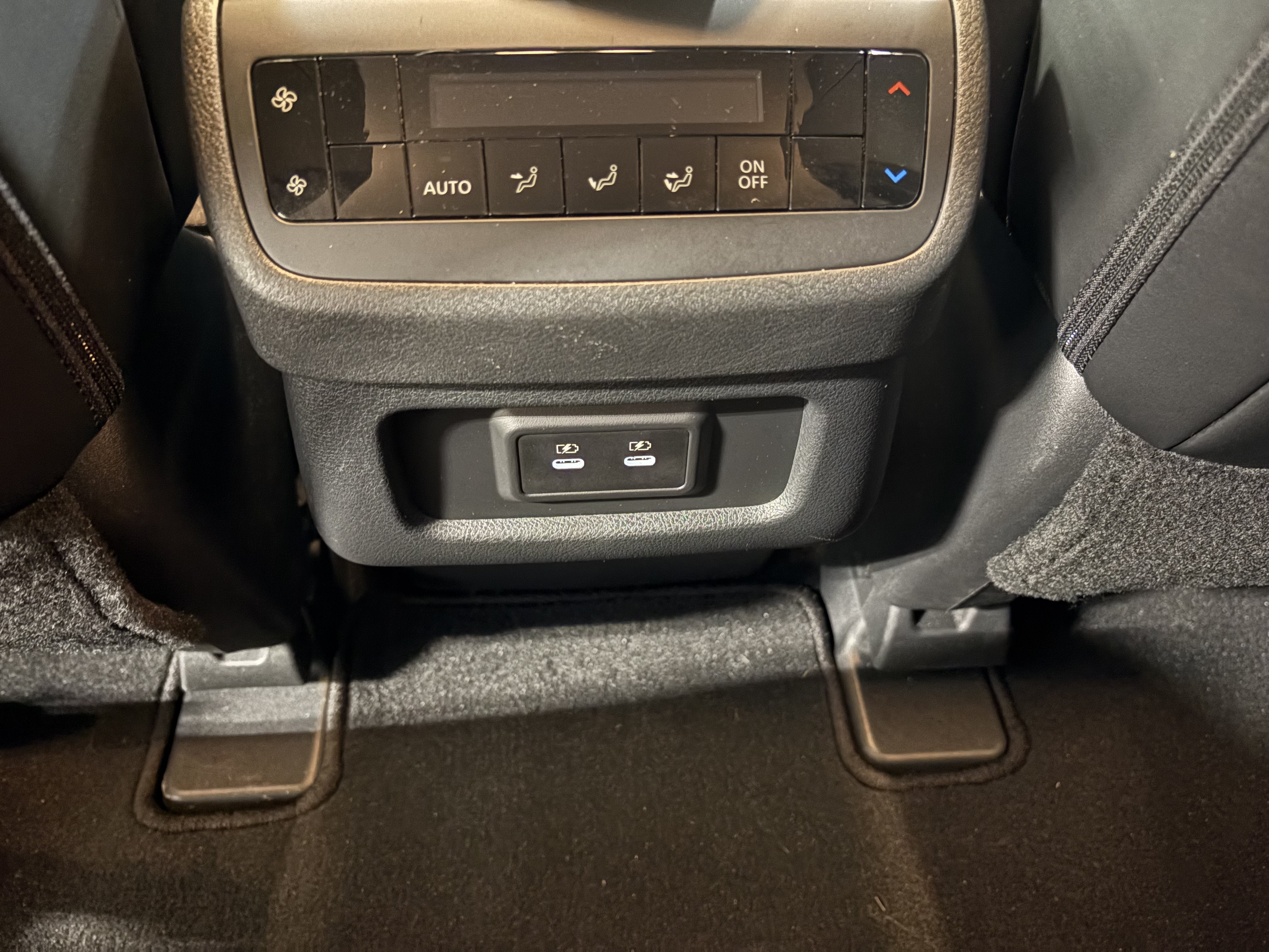 2026 Nissan Pathfinder SL FWD