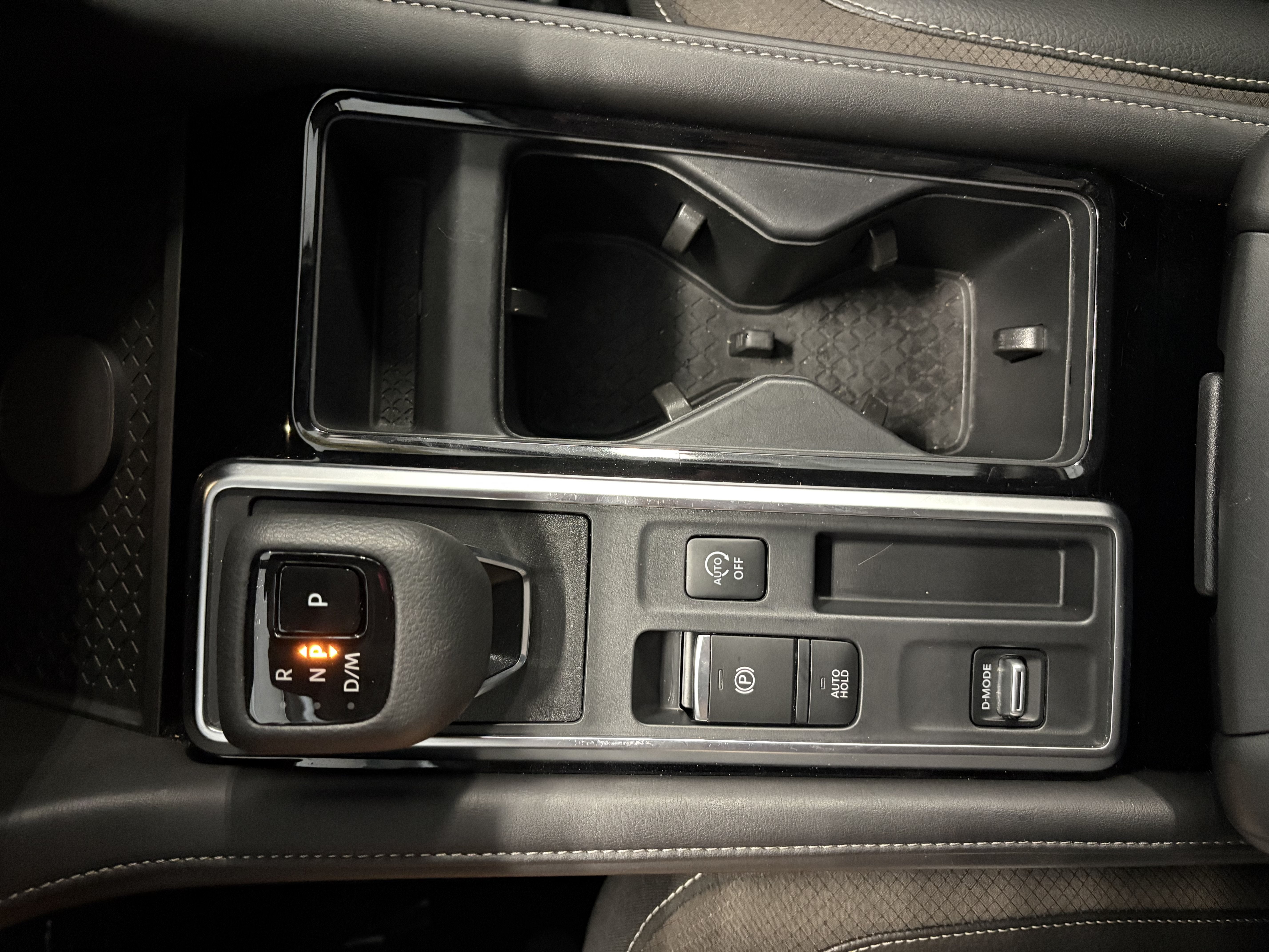 2026 Nissan Pathfinder SL FWD
