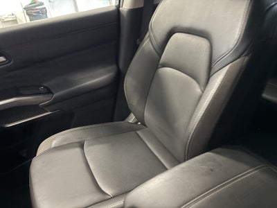 2026 Nissan Pathfinder SL FWD