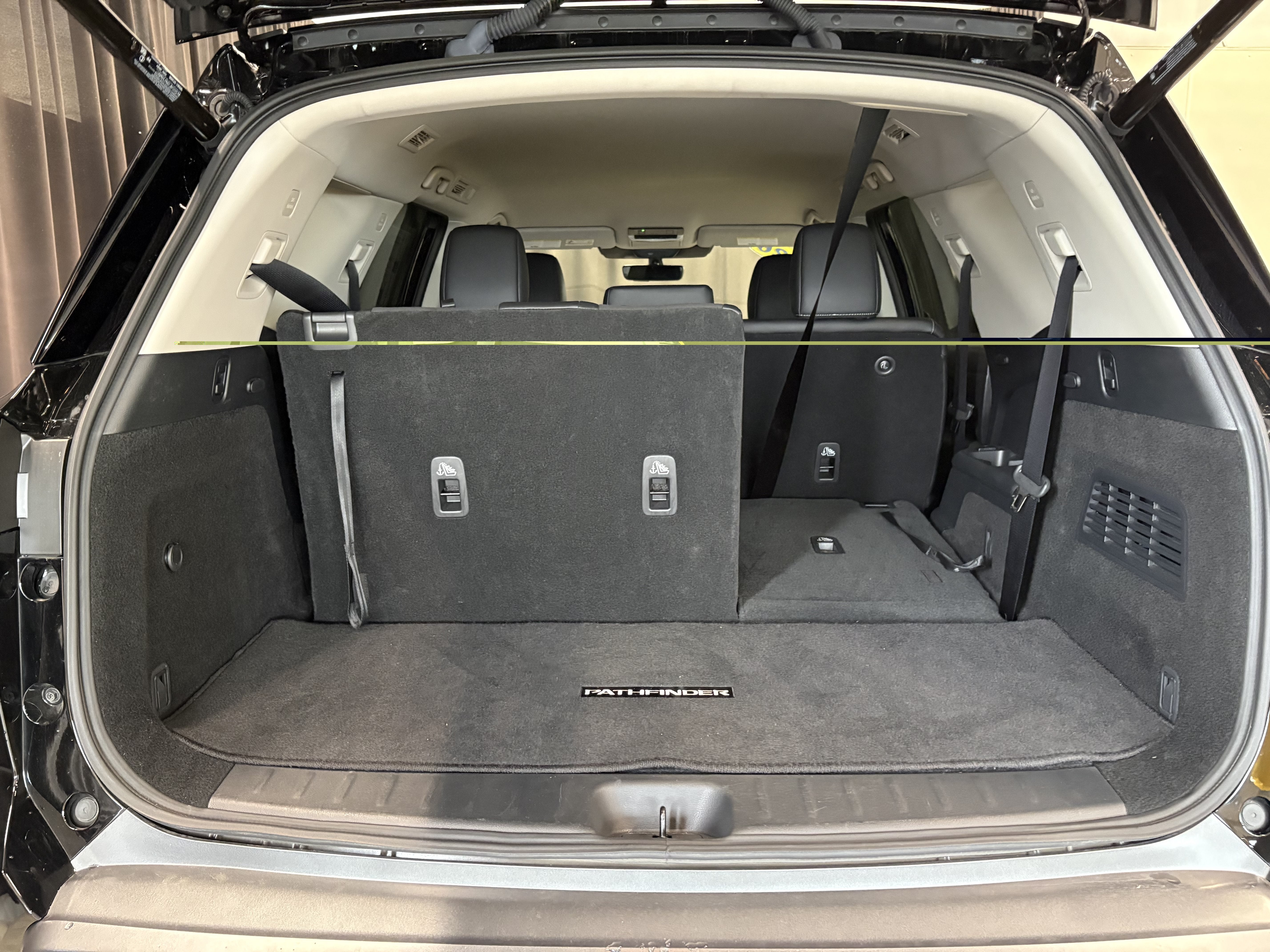 2026 Nissan Pathfinder SL FWD