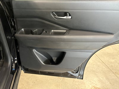 2026 Nissan Pathfinder SL FWD