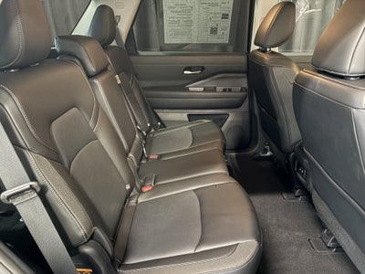 2026 Nissan Pathfinder SL FWD