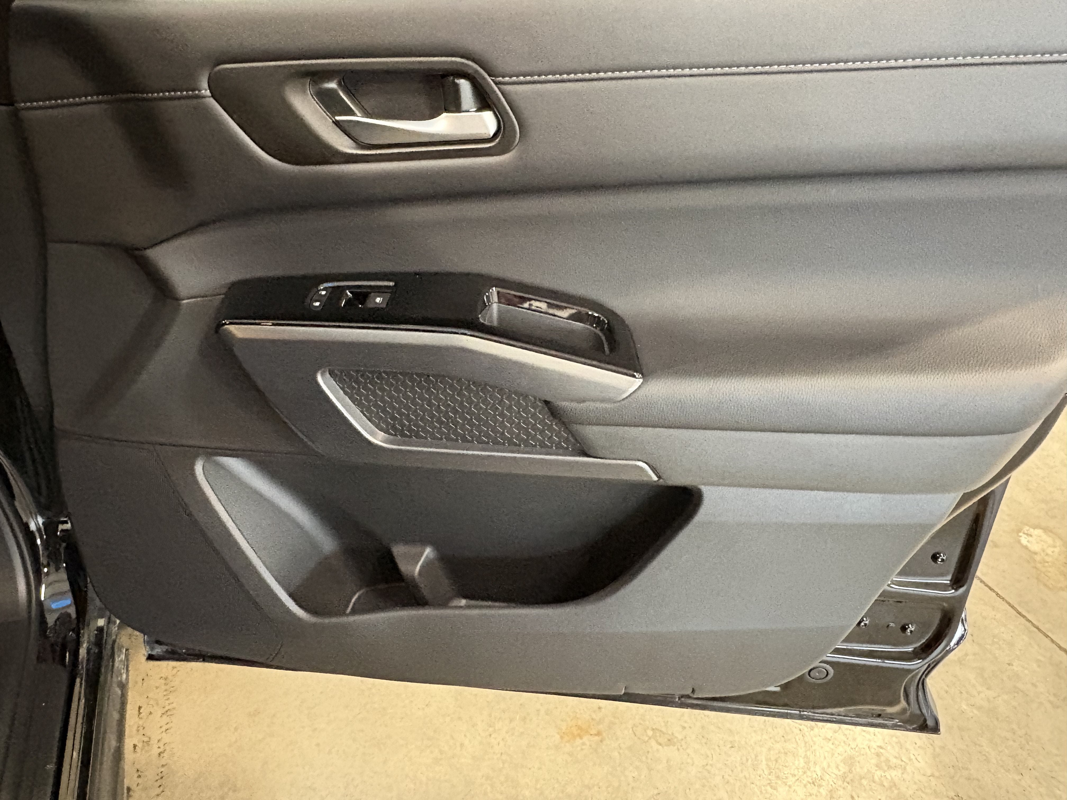 2026 Nissan Pathfinder SL FWD