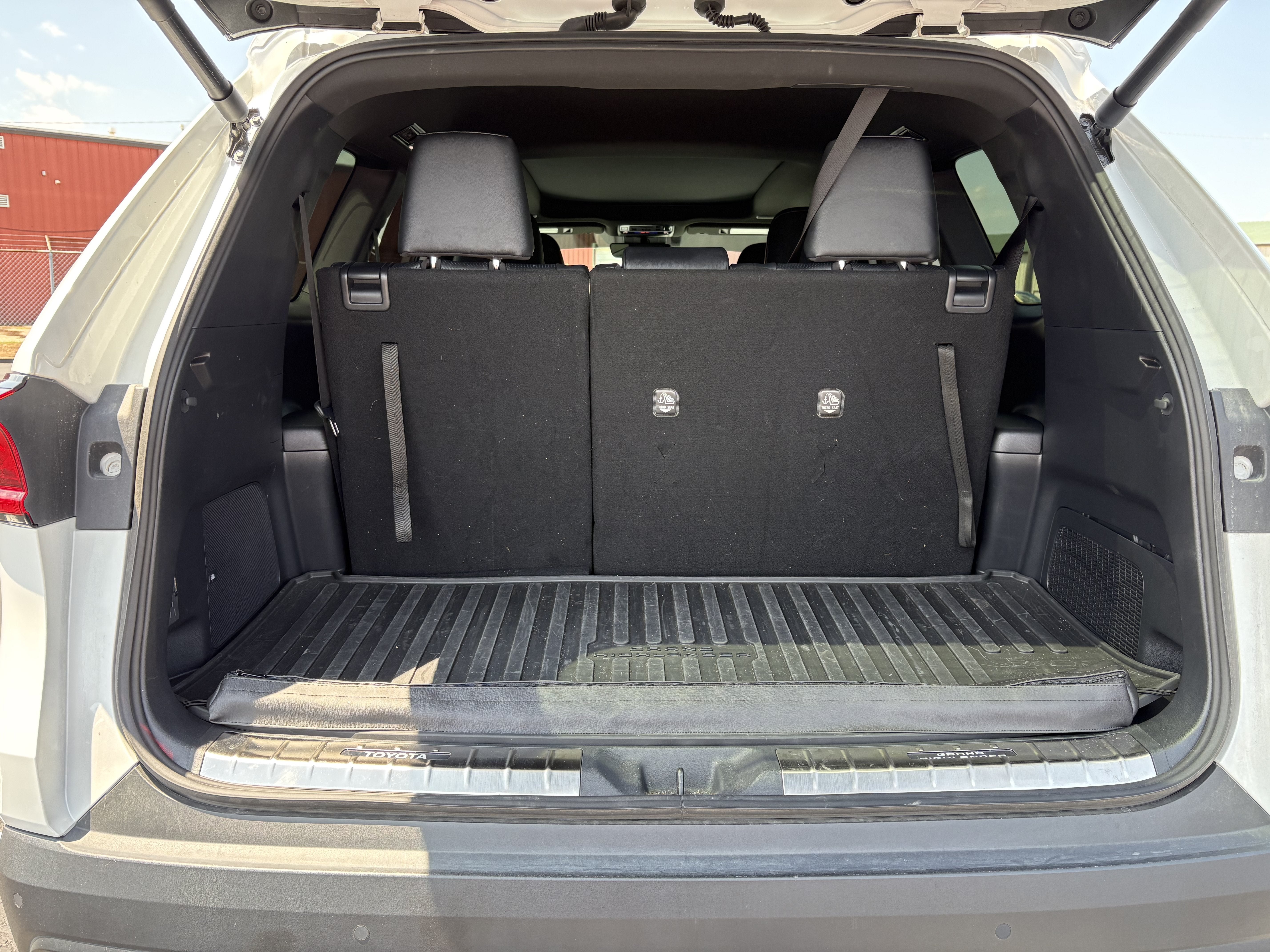 2025 Toyota Grand Highlander Hybrid Nightshade Edition AWD