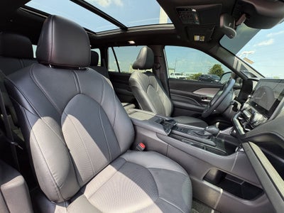2025 Toyota Grand Highlander Hybrid Nightshade Edition AWD