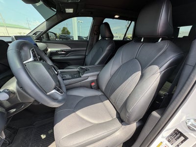2025 Toyota Grand Highlander Hybrid Nightshade Edition AWD