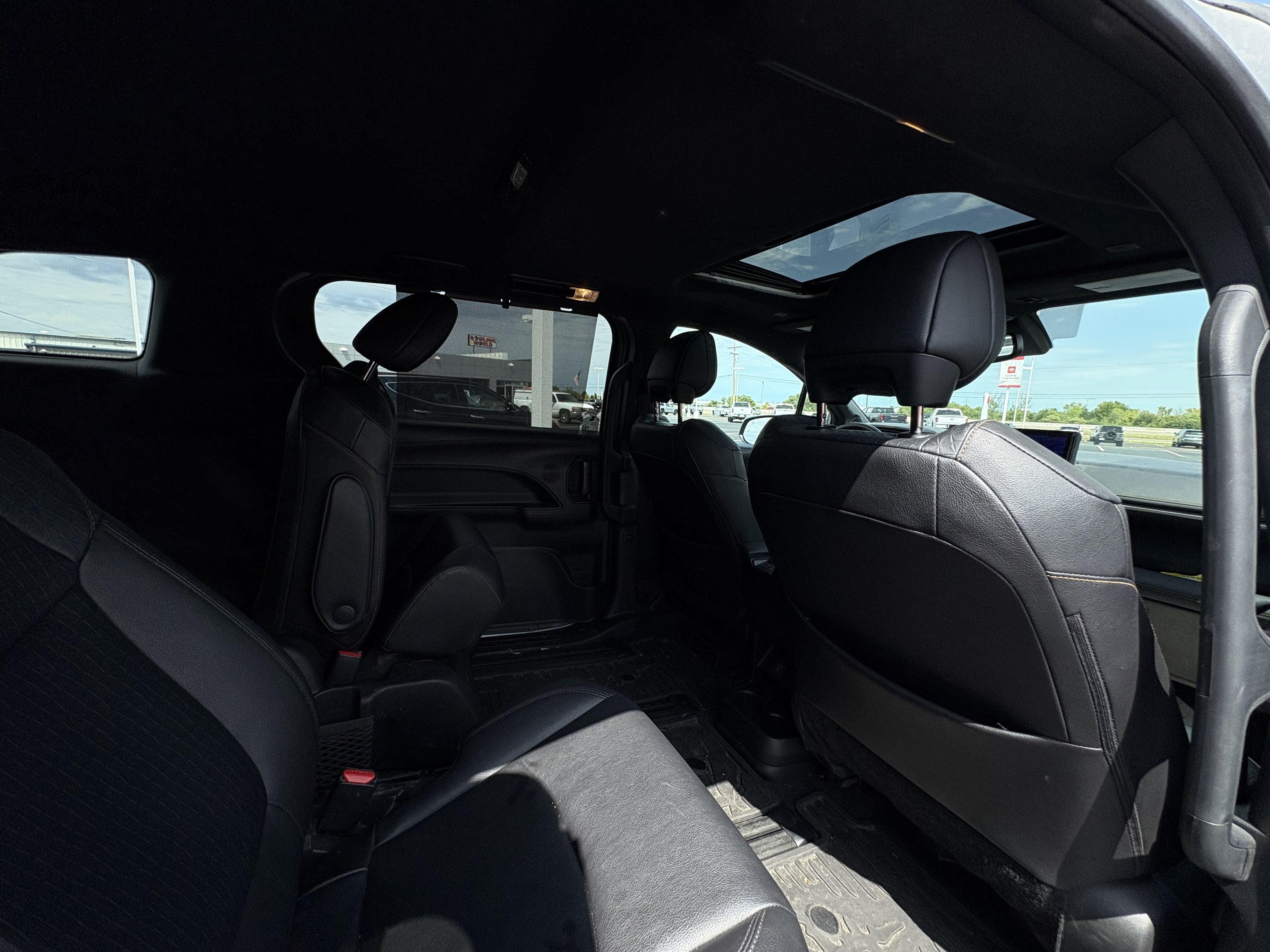 2025 Toyota Sienna Woodland Edition AWD