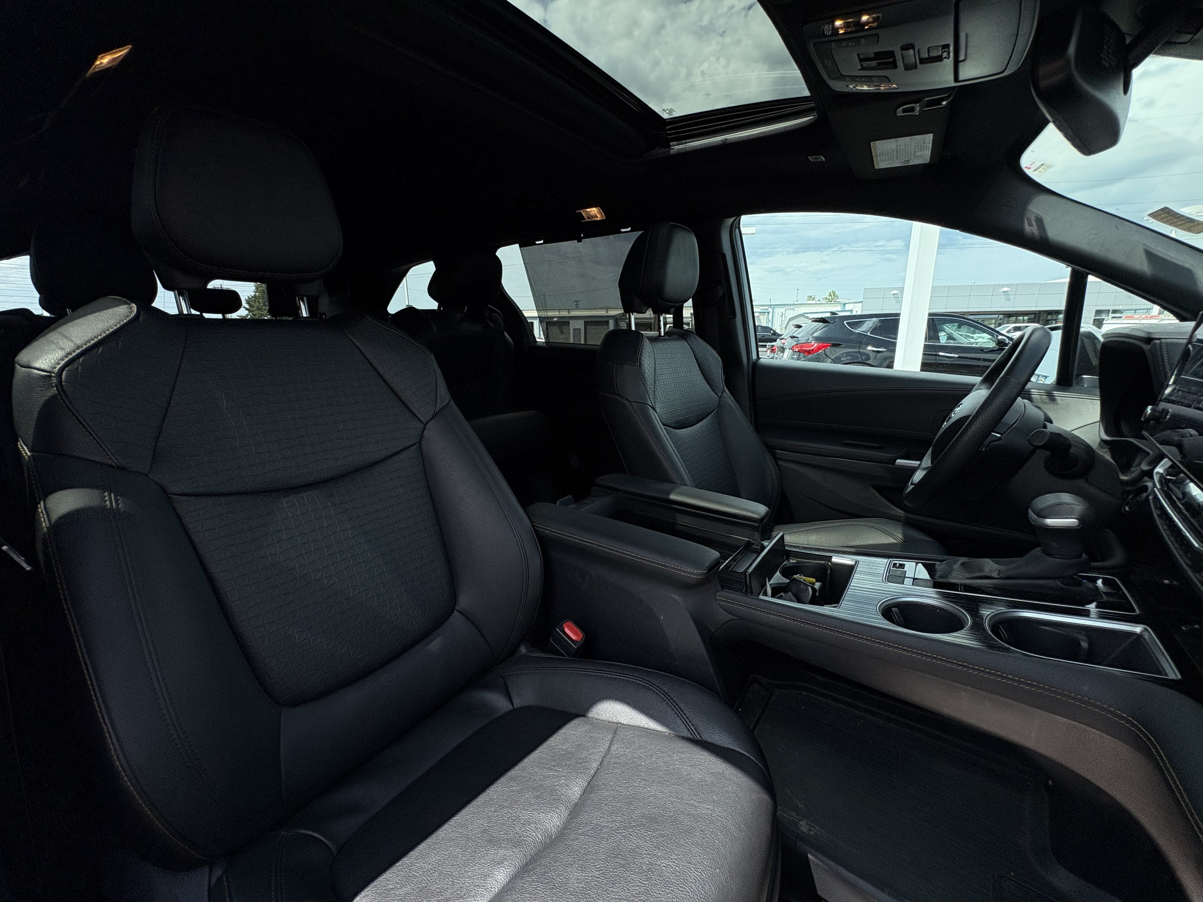 2025 Toyota Sienna Woodland Edition AWD