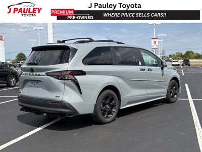 2025 Toyota Sienna Woodland Edition AWD