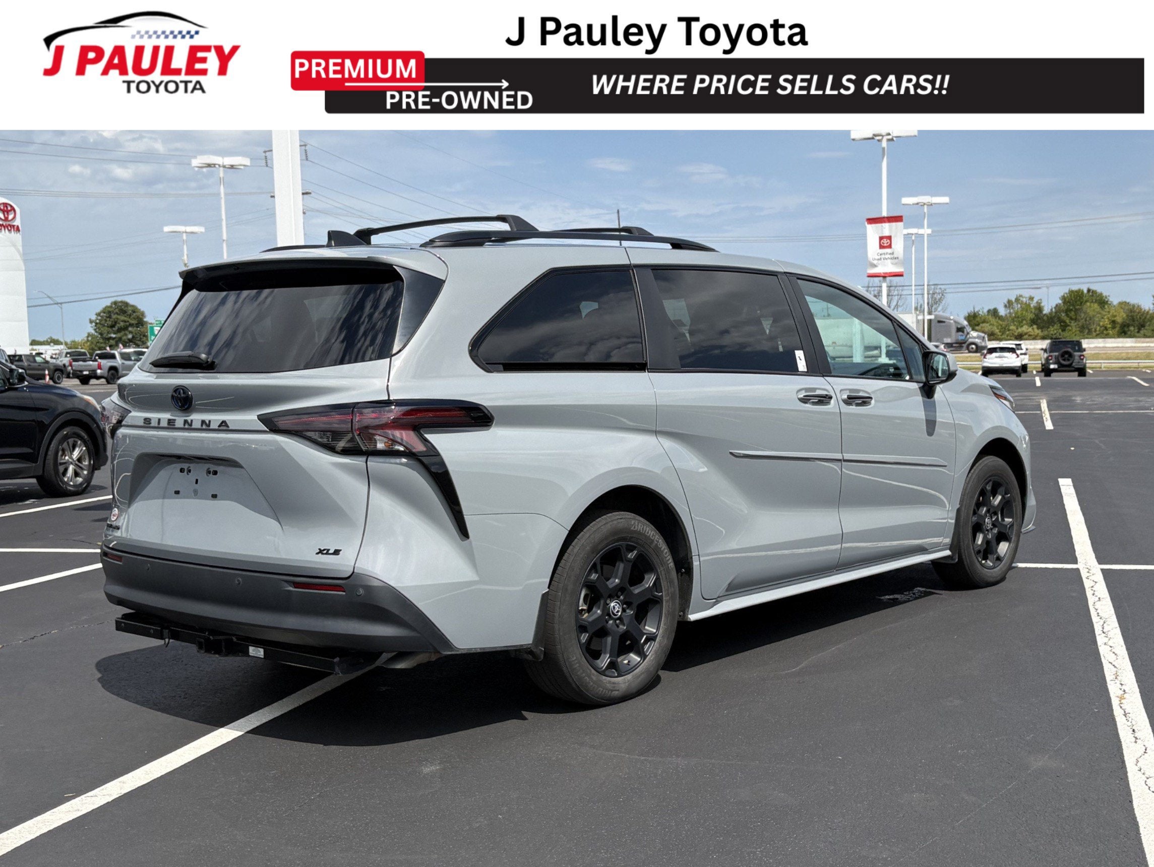 2025 Toyota Sienna Woodland Edition AWD