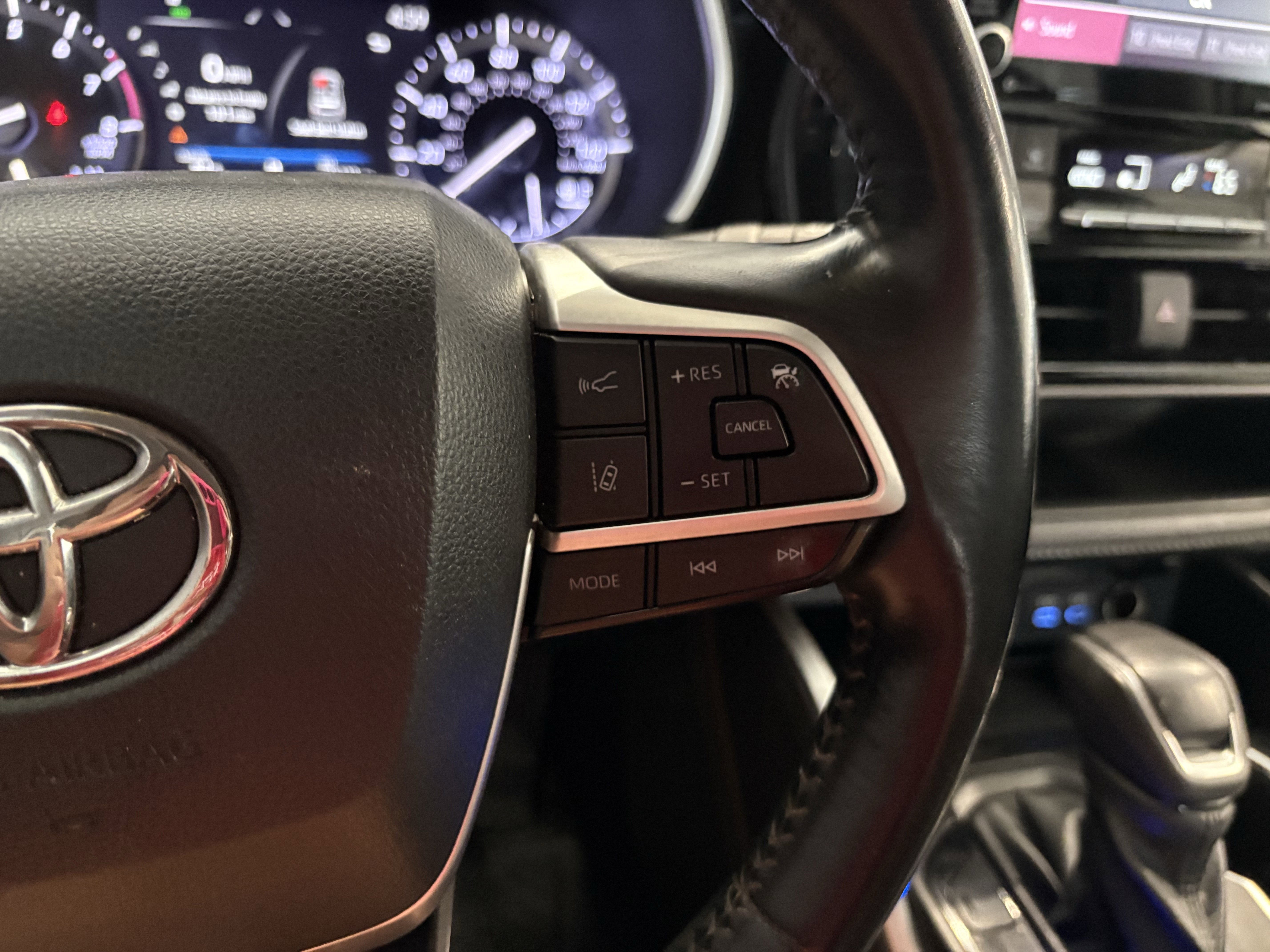 2022 Toyota Highlander XLE FWD