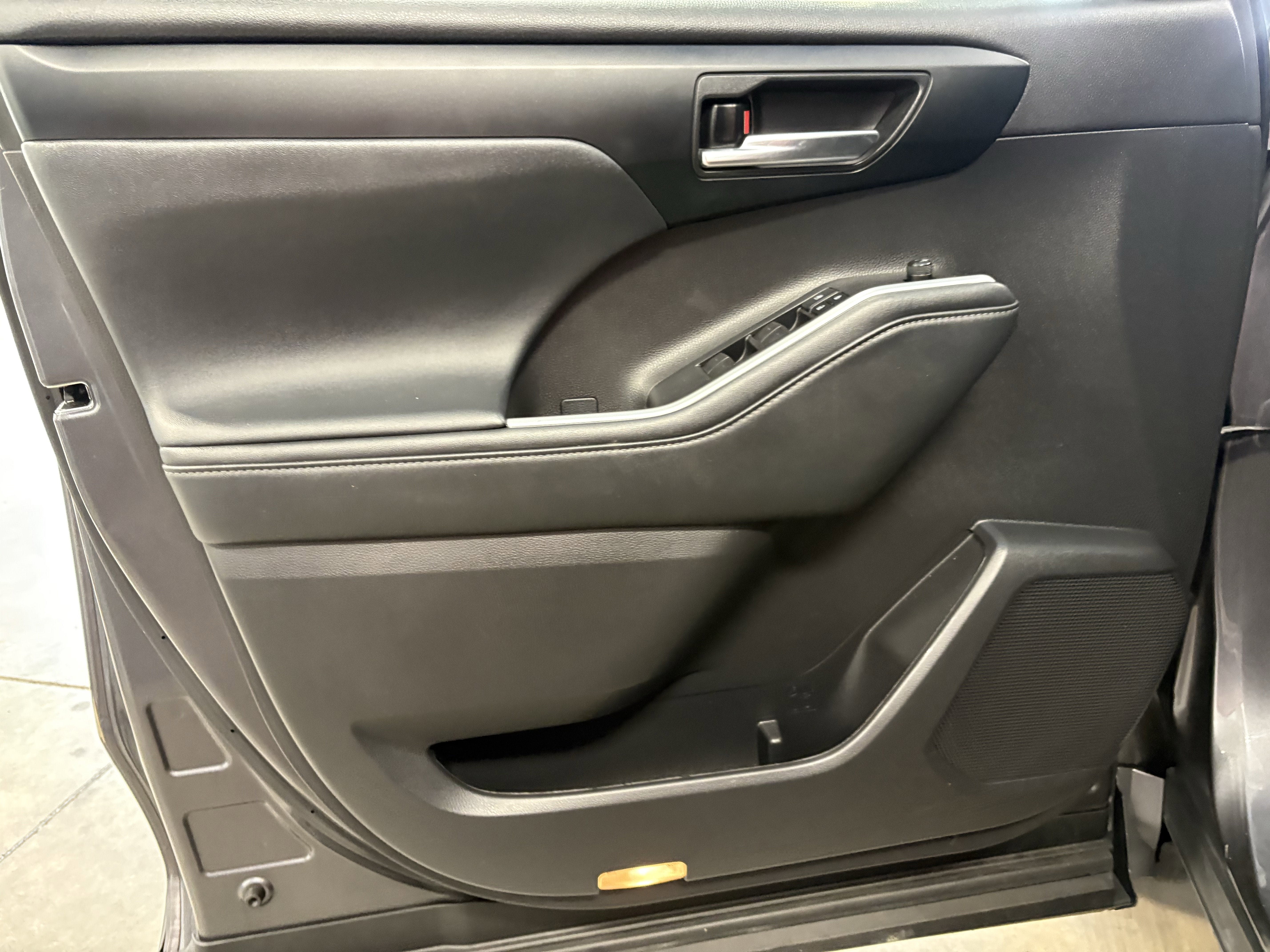 2022 Toyota Highlander XLE FWD