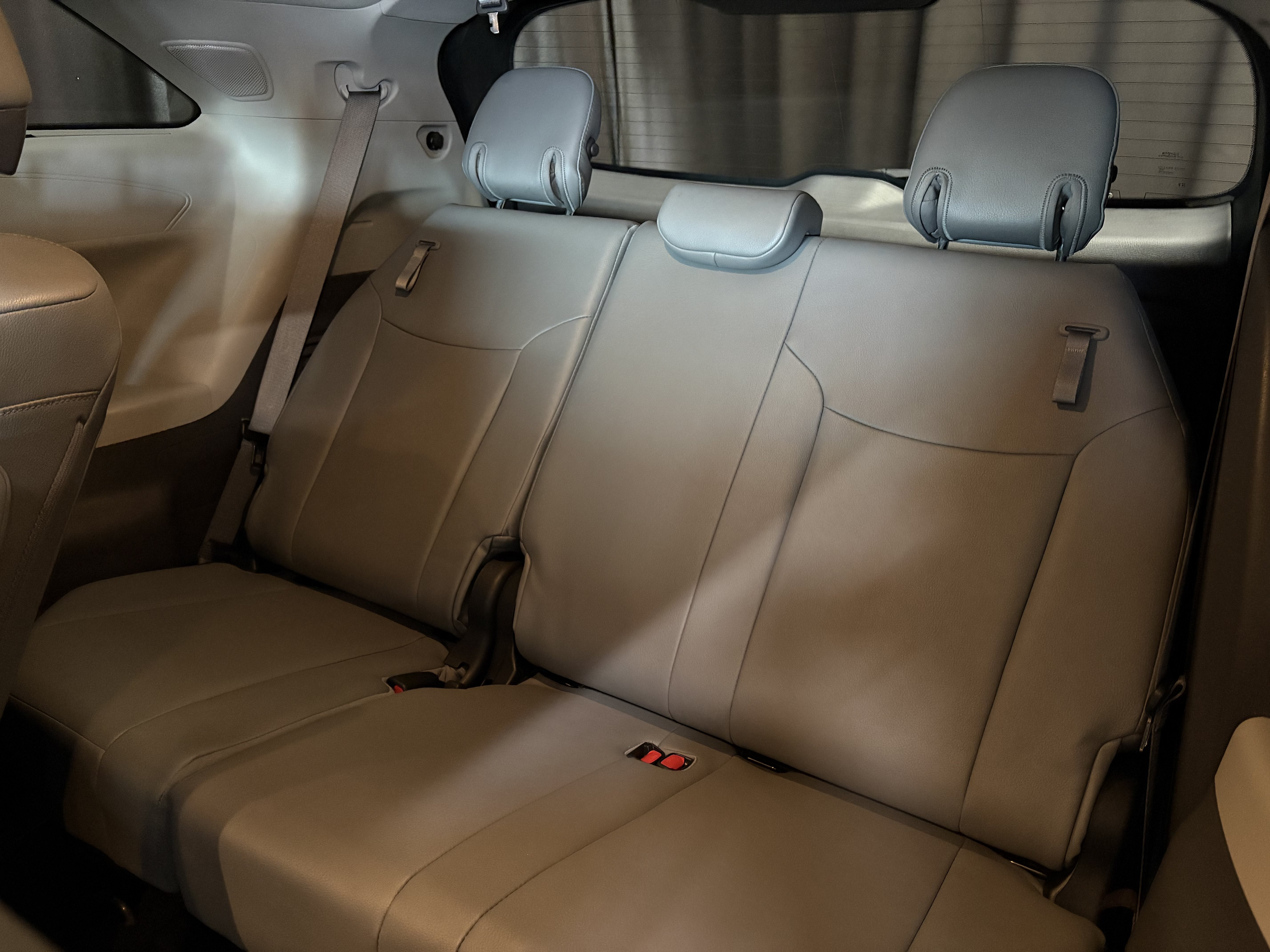 2022 Toyota Sienna Limited FWD