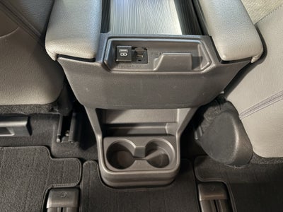 2022 Toyota Sienna Limited FWD