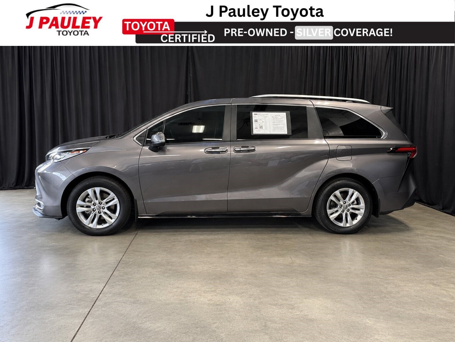 2022 Toyota Sienna Limited FWD