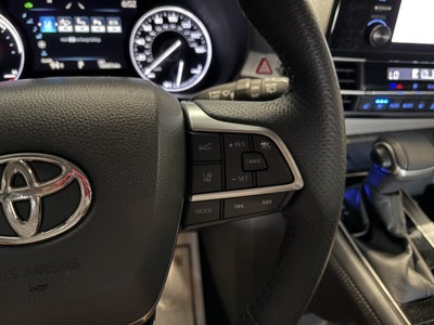 2022 Toyota Sienna Limited FWD