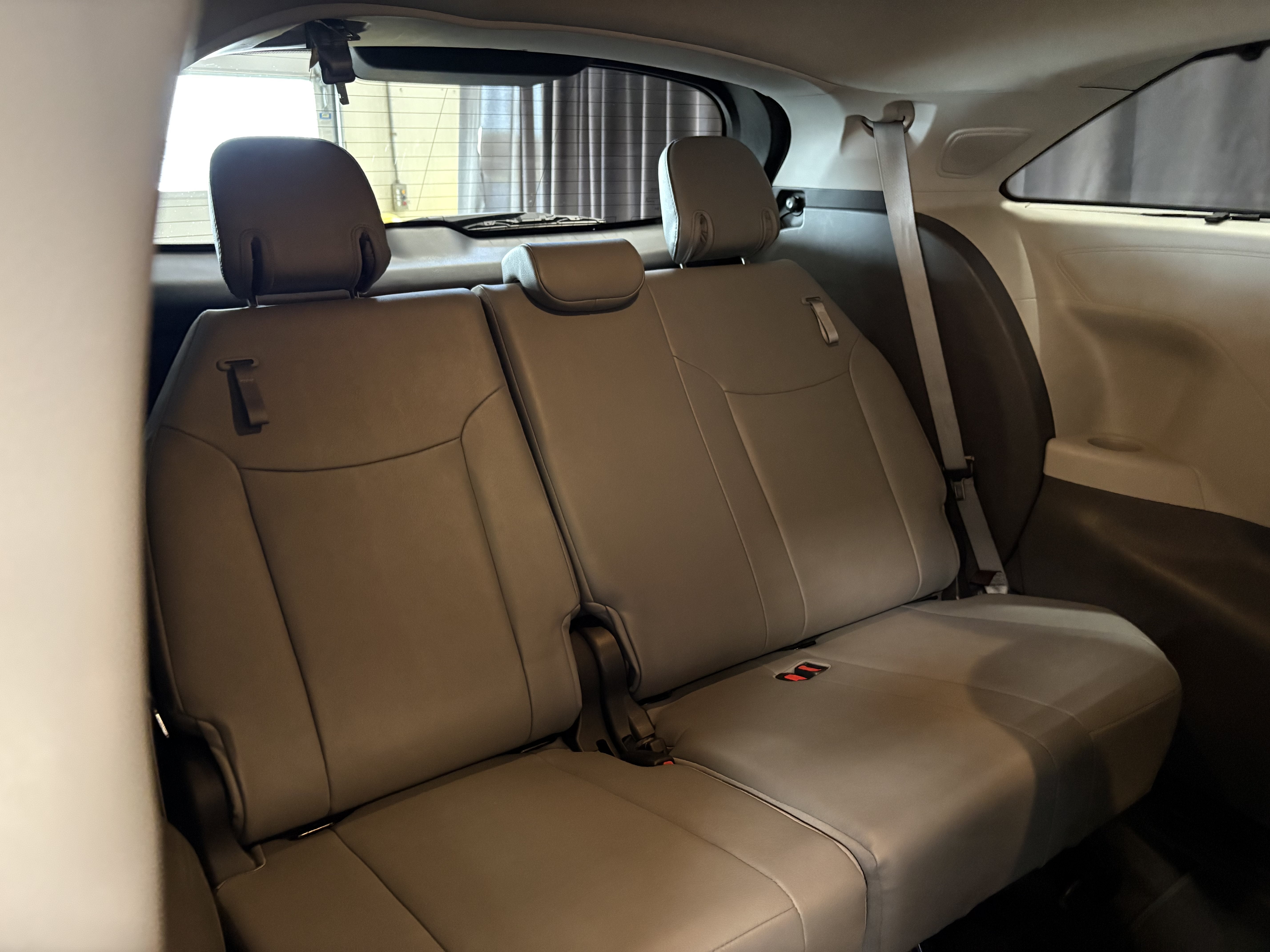 2022 Toyota Sienna Limited FWD