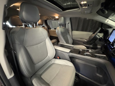 2022 Toyota Sienna Limited FWD
