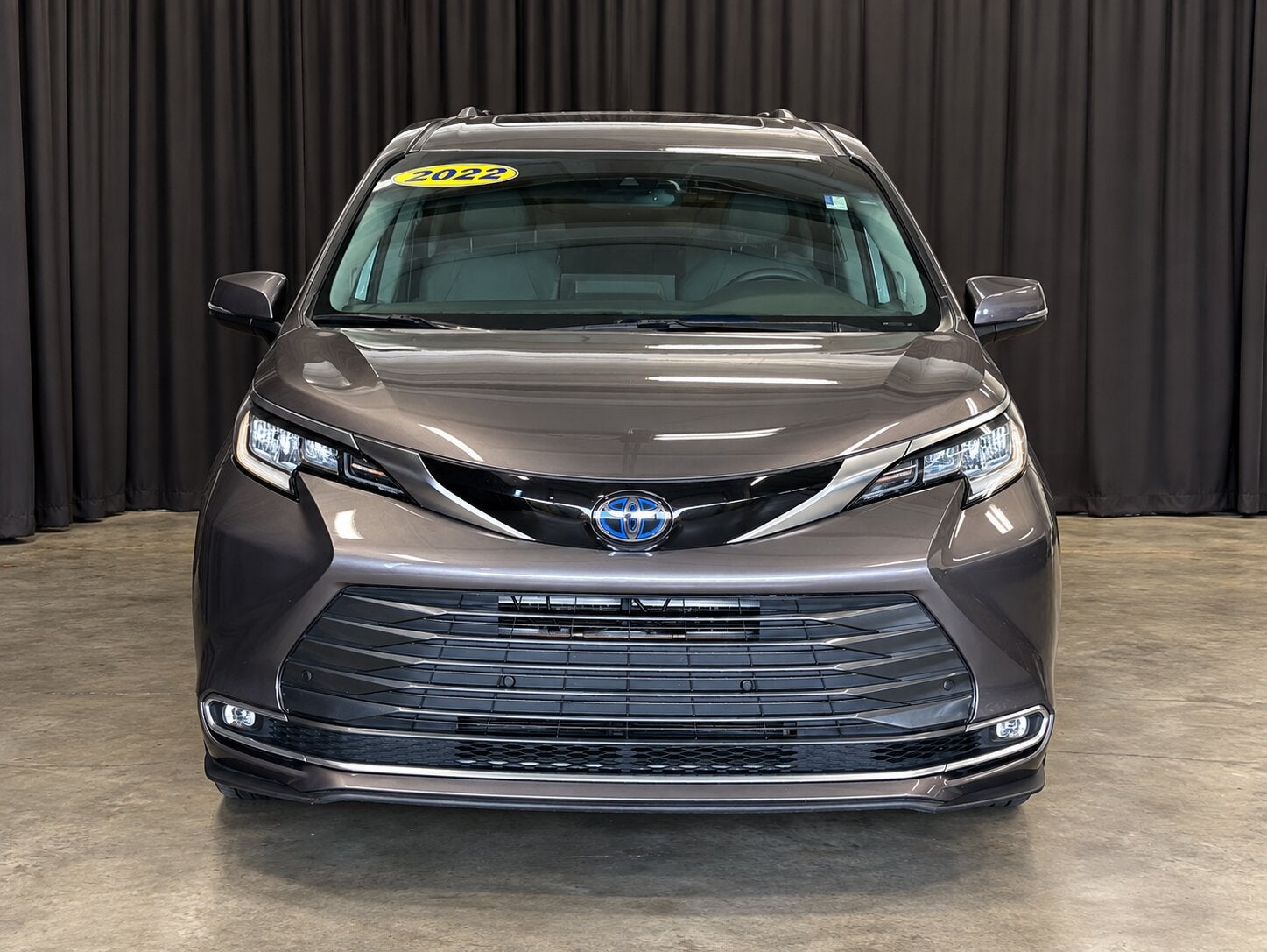 2022 Toyota Sienna Limited FWD