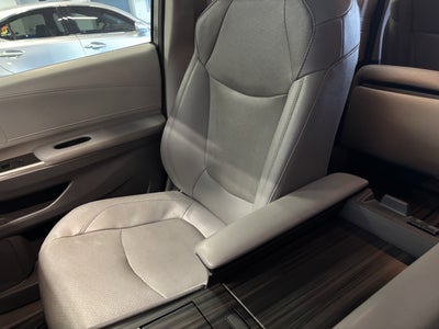 2022 Toyota Sienna Limited FWD