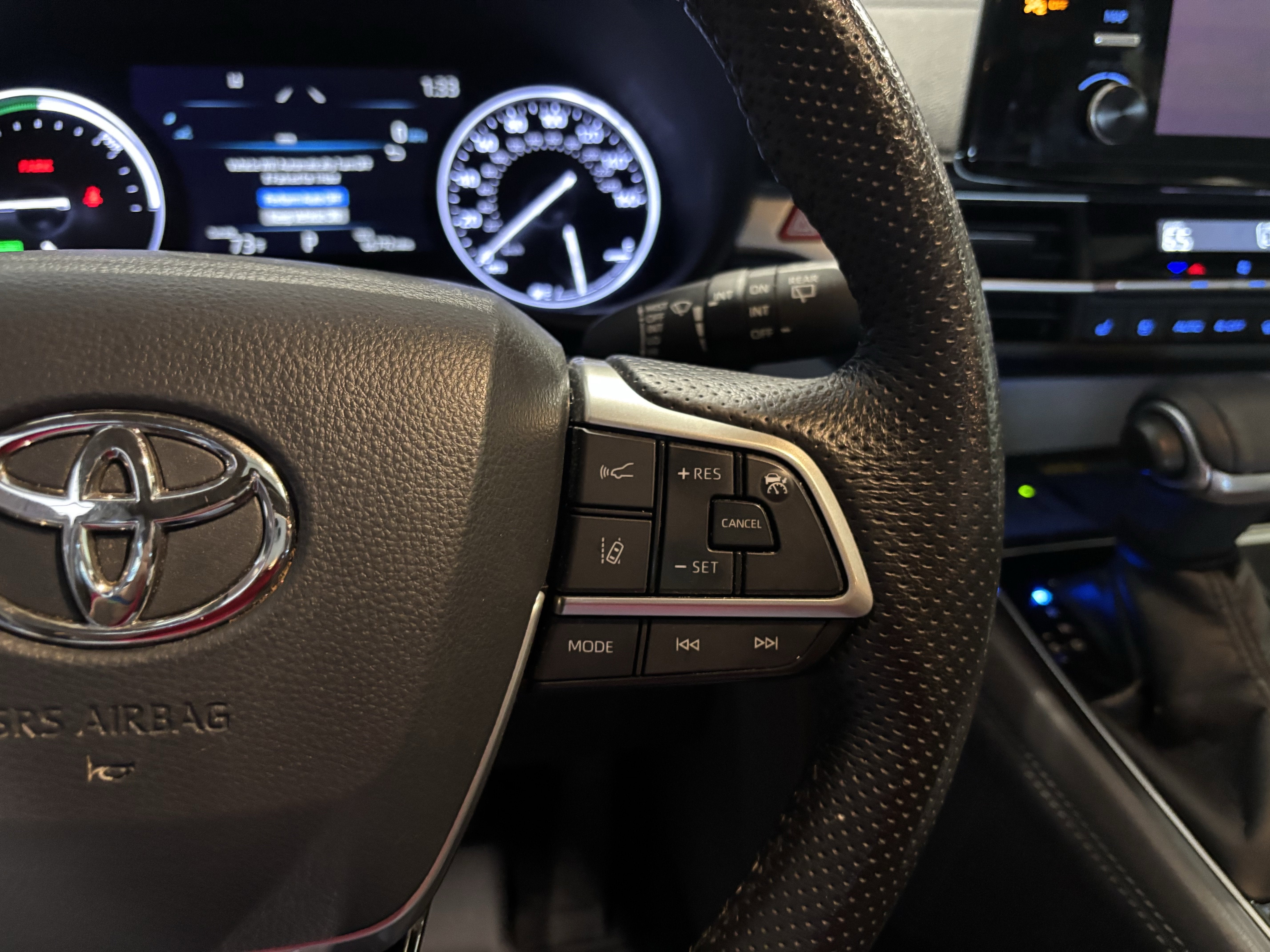 2022 Toyota Sienna Limited FWD