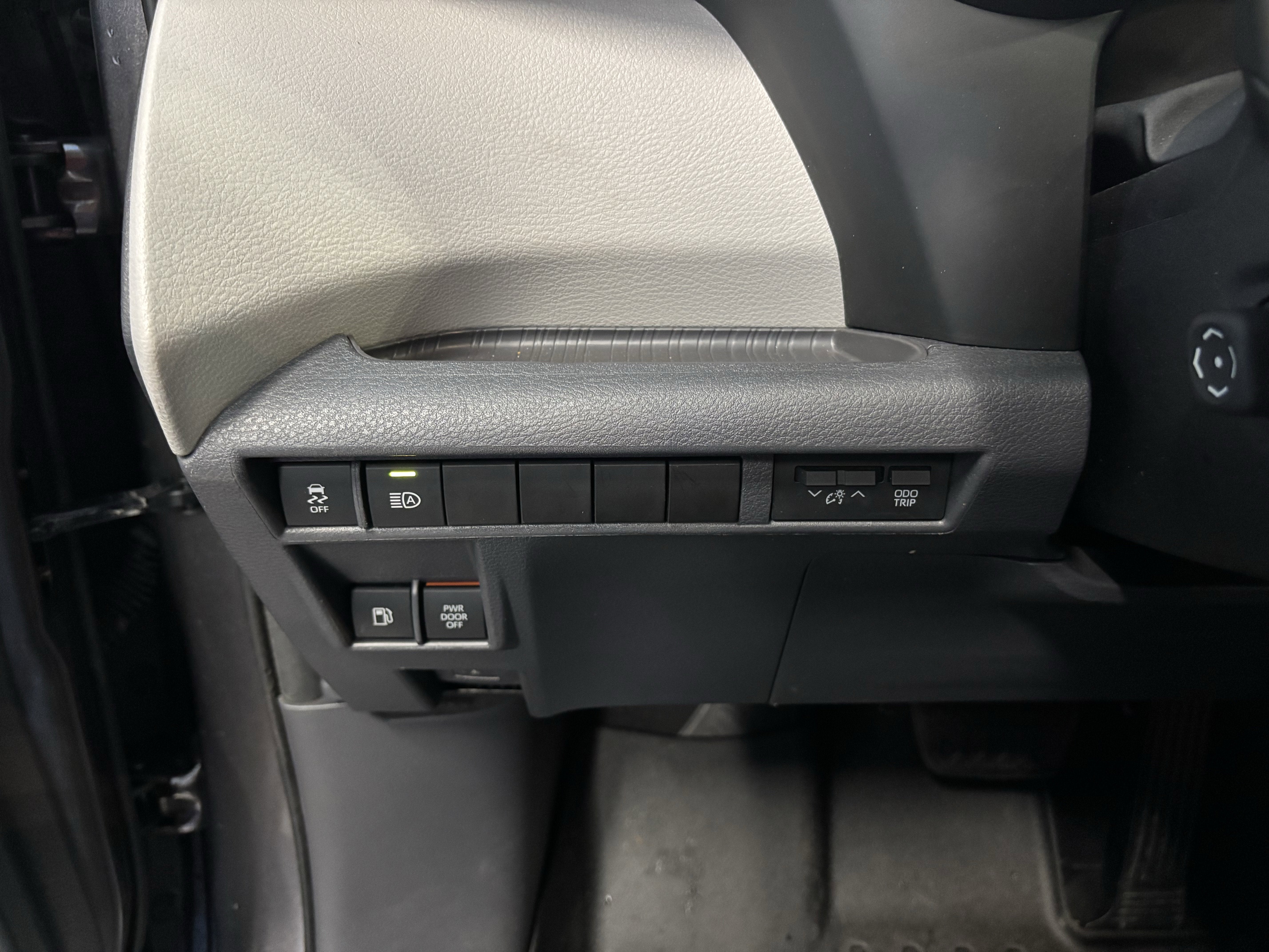 2022 Toyota Sienna Limited FWD