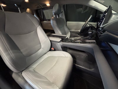 2022 Toyota Sienna Limited FWD