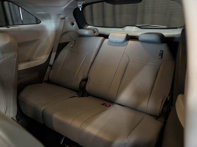 2022 Toyota Sienna Limited FWD