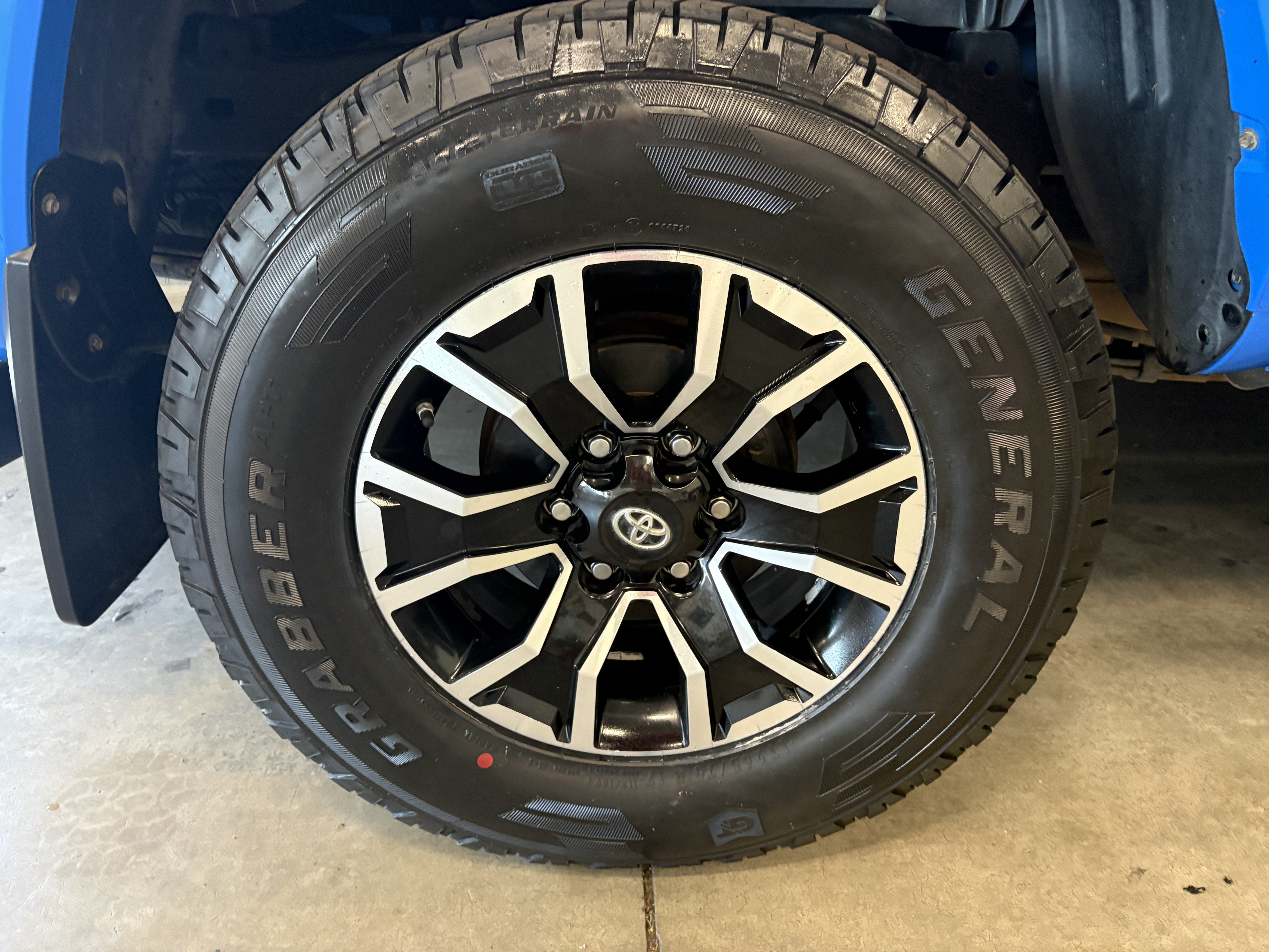 2020 Toyota Tacoma TRD Sport RWD