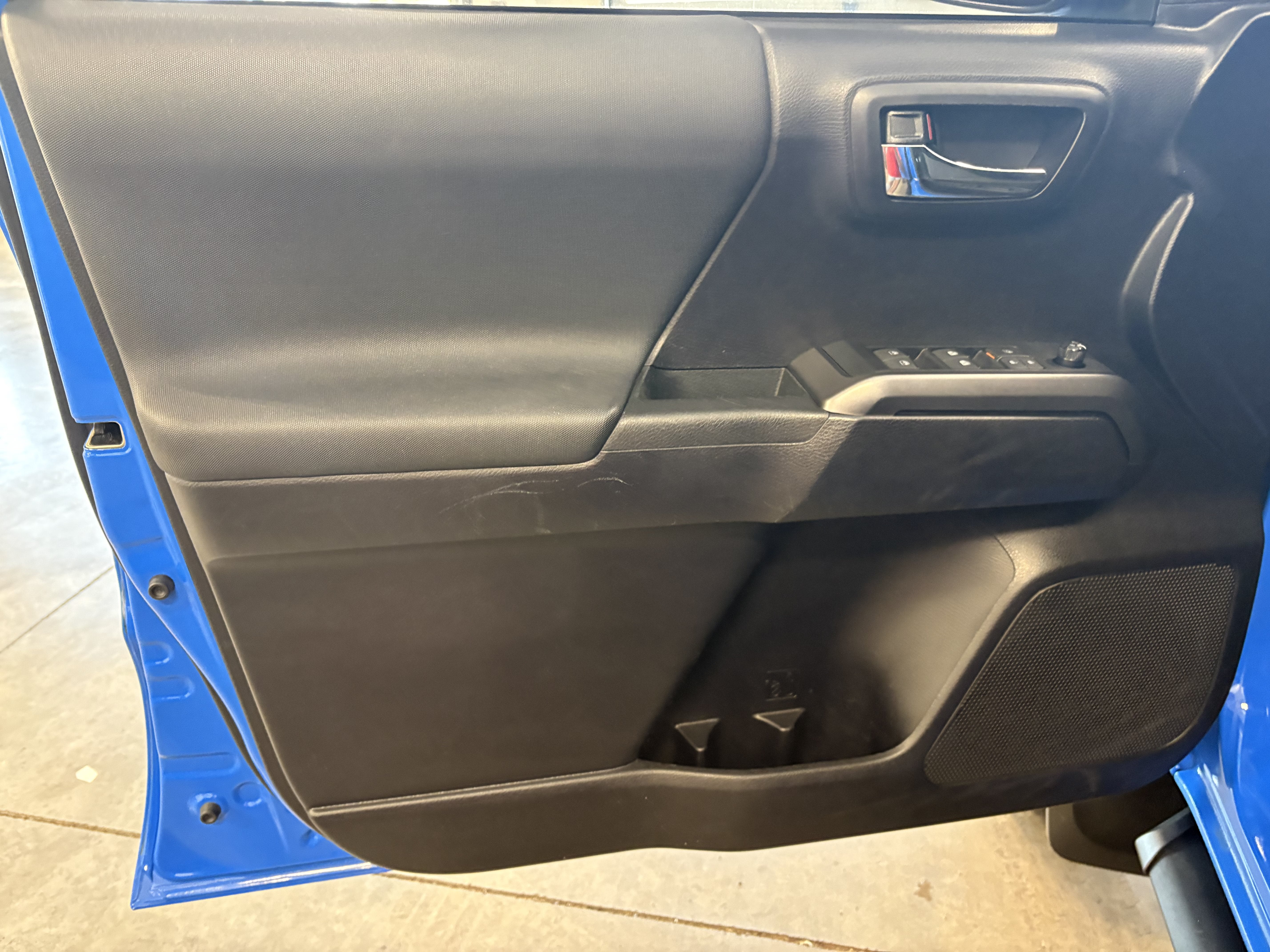 2020 Toyota Tacoma TRD Sport RWD