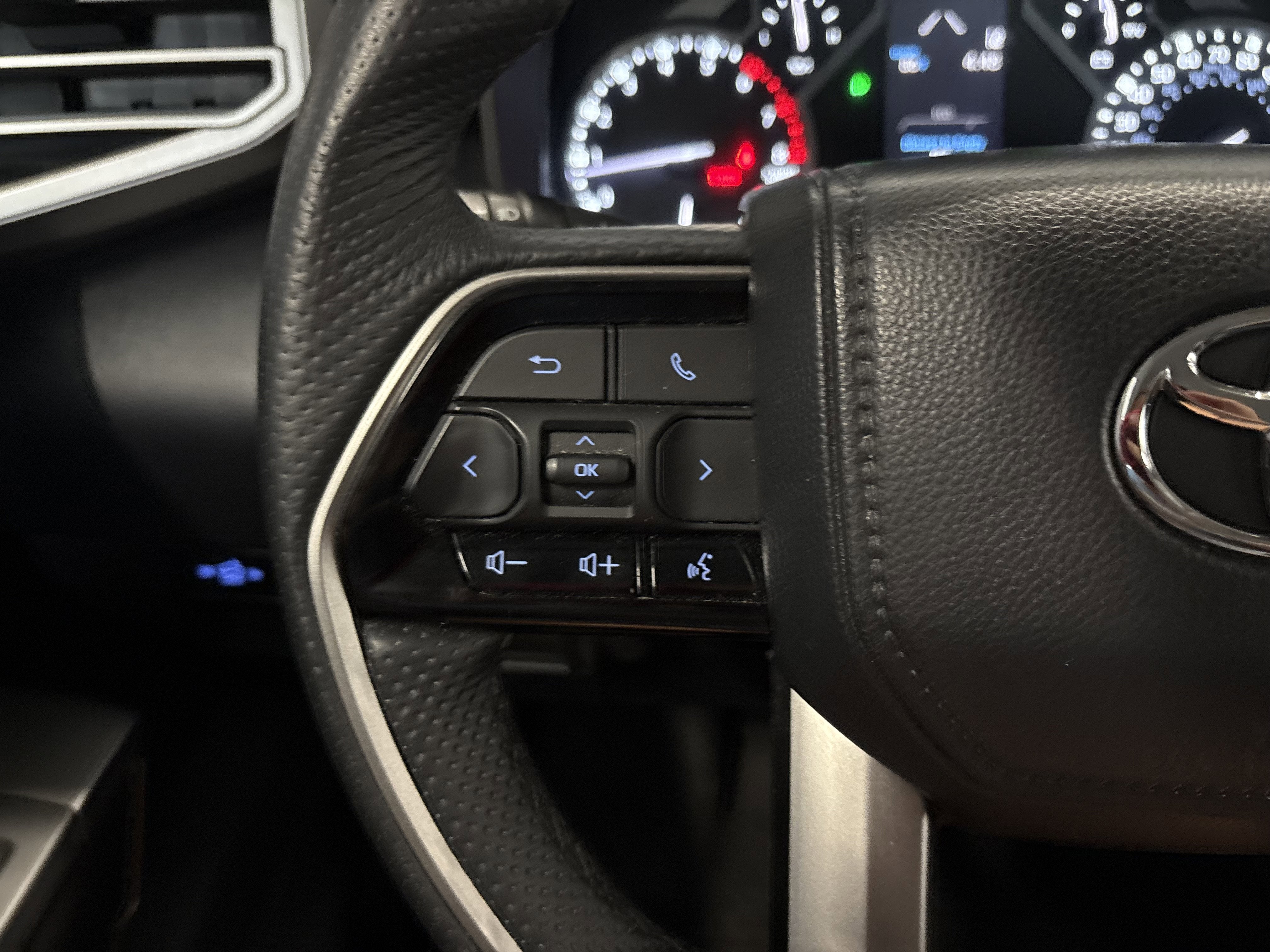 2023 Toyota Tundra SR5 - TRD Off Road Premium 4WD