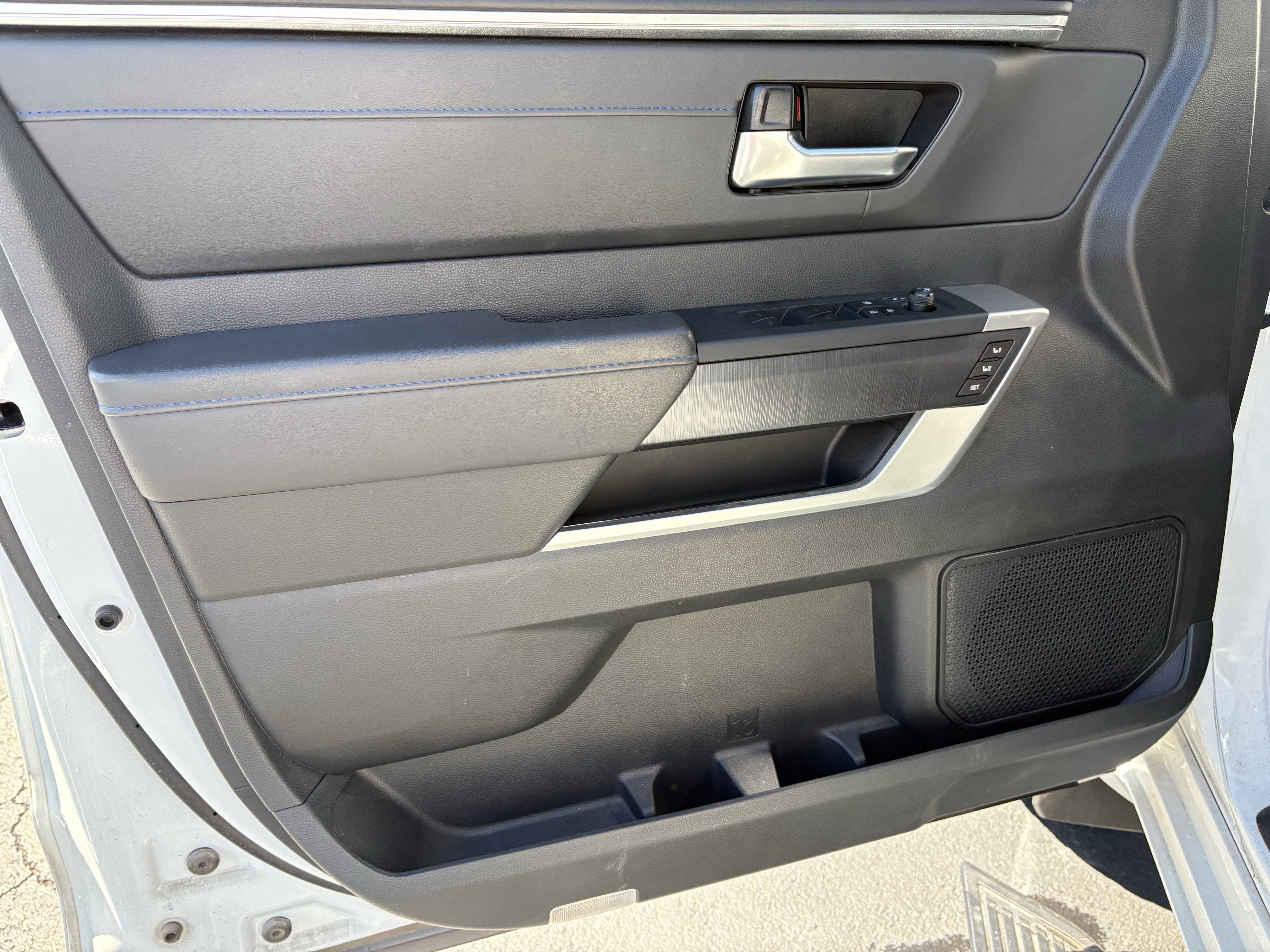 2024 Toyota Tundra Platinum Hybrid 4WD