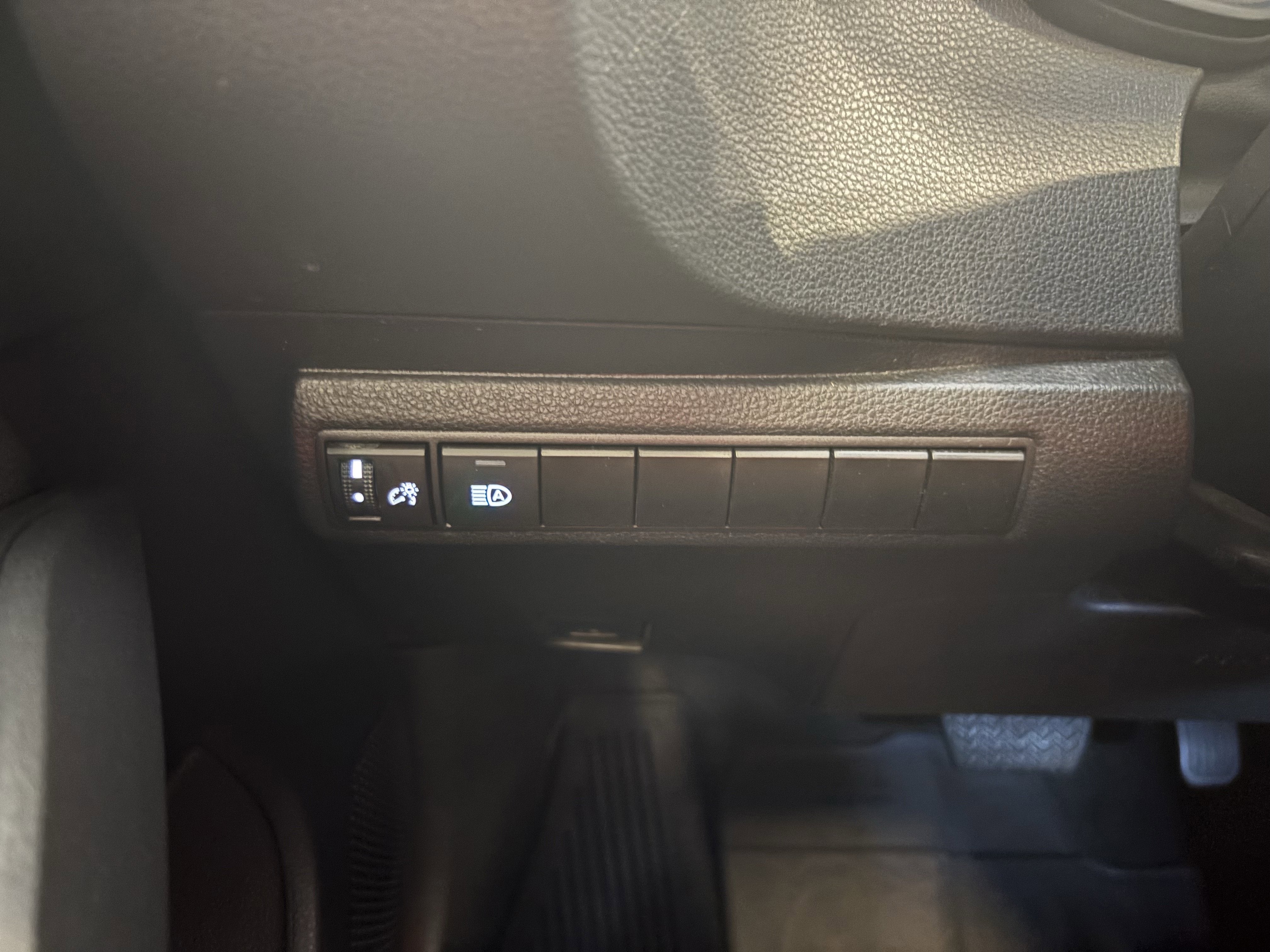 2025 Toyota Corolla LE FWD