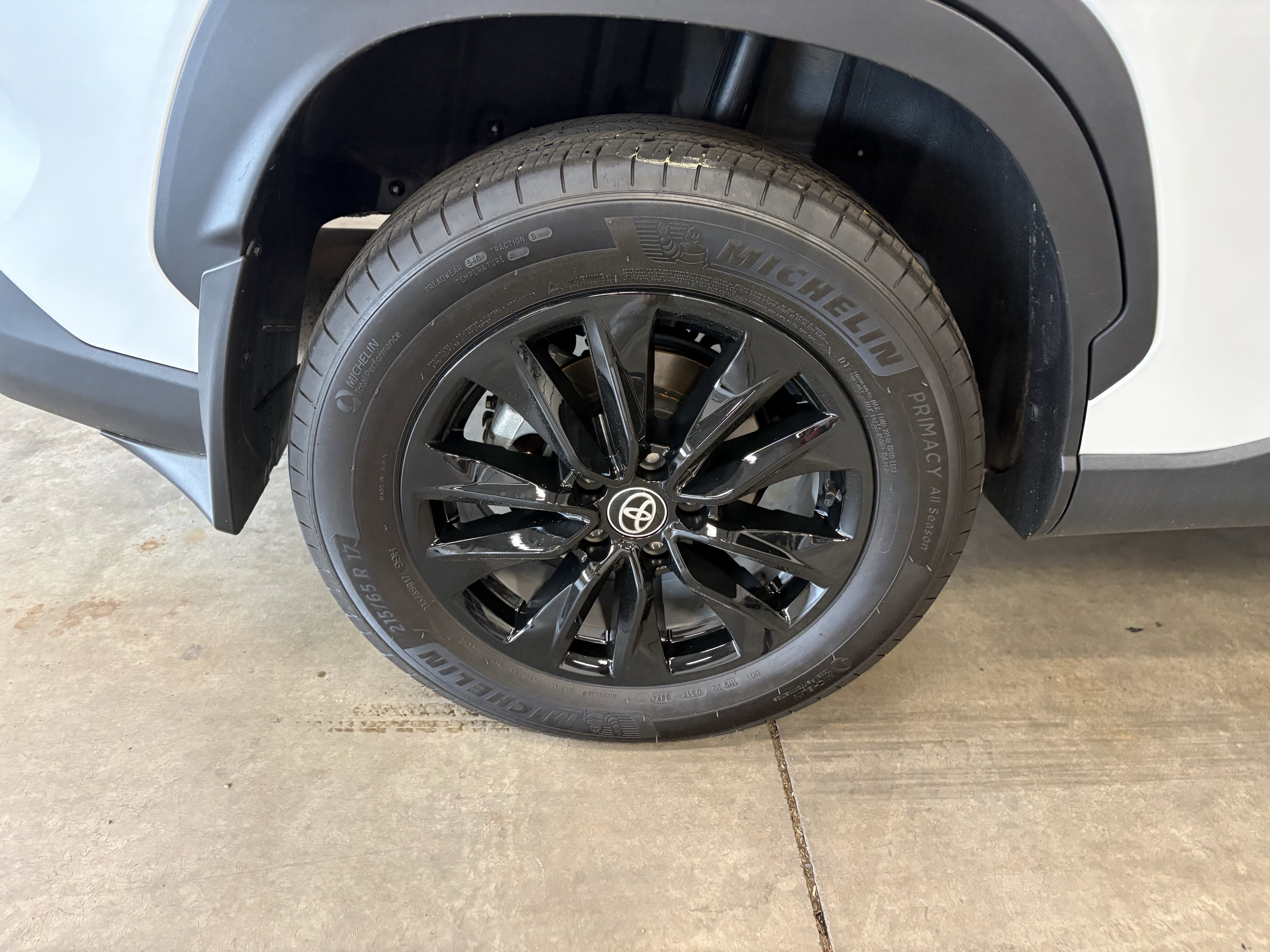 2024 Toyota Corolla Cross LE FWD