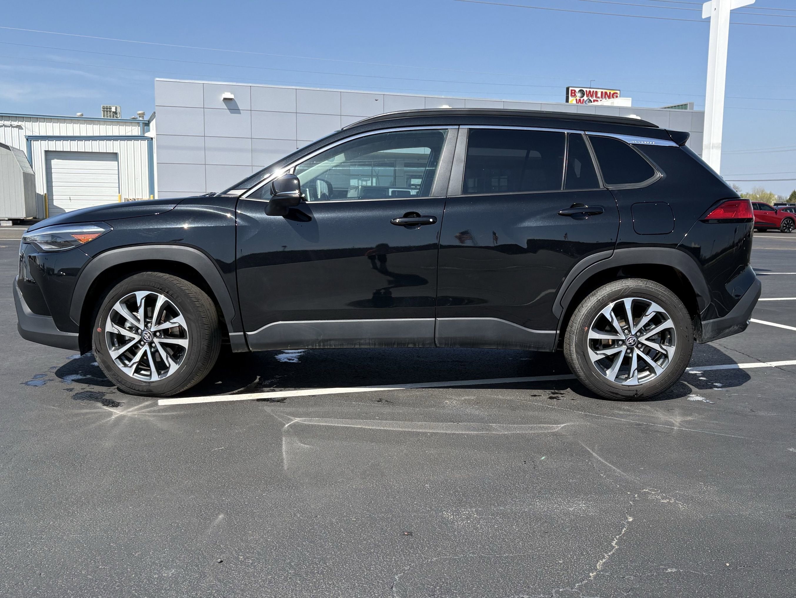 2025 Toyota Corolla Cross XLE AWD