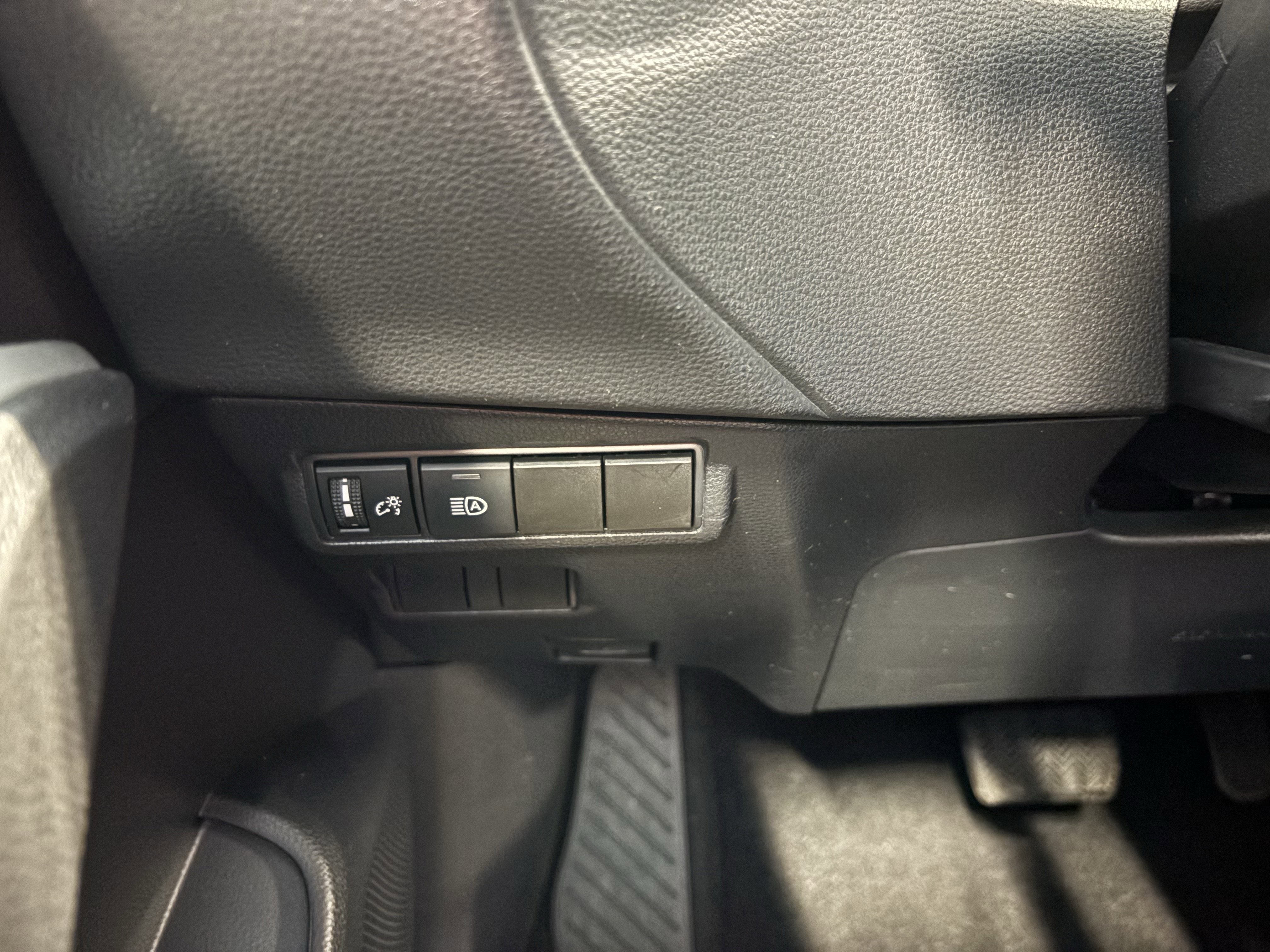 2025 Toyota Corolla Cross XLE AWD