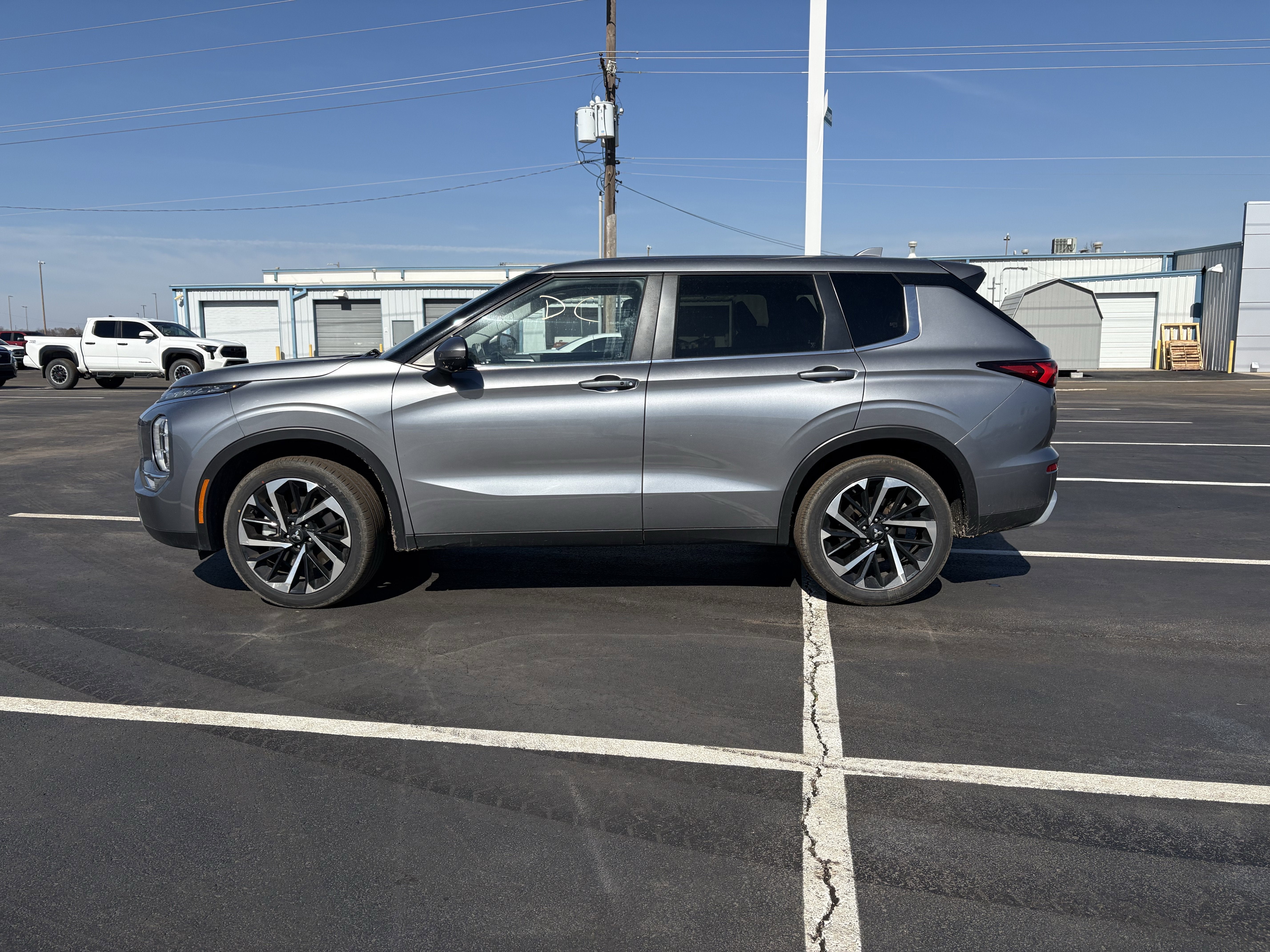 2024 Mitsubishi Outlander SE FWD