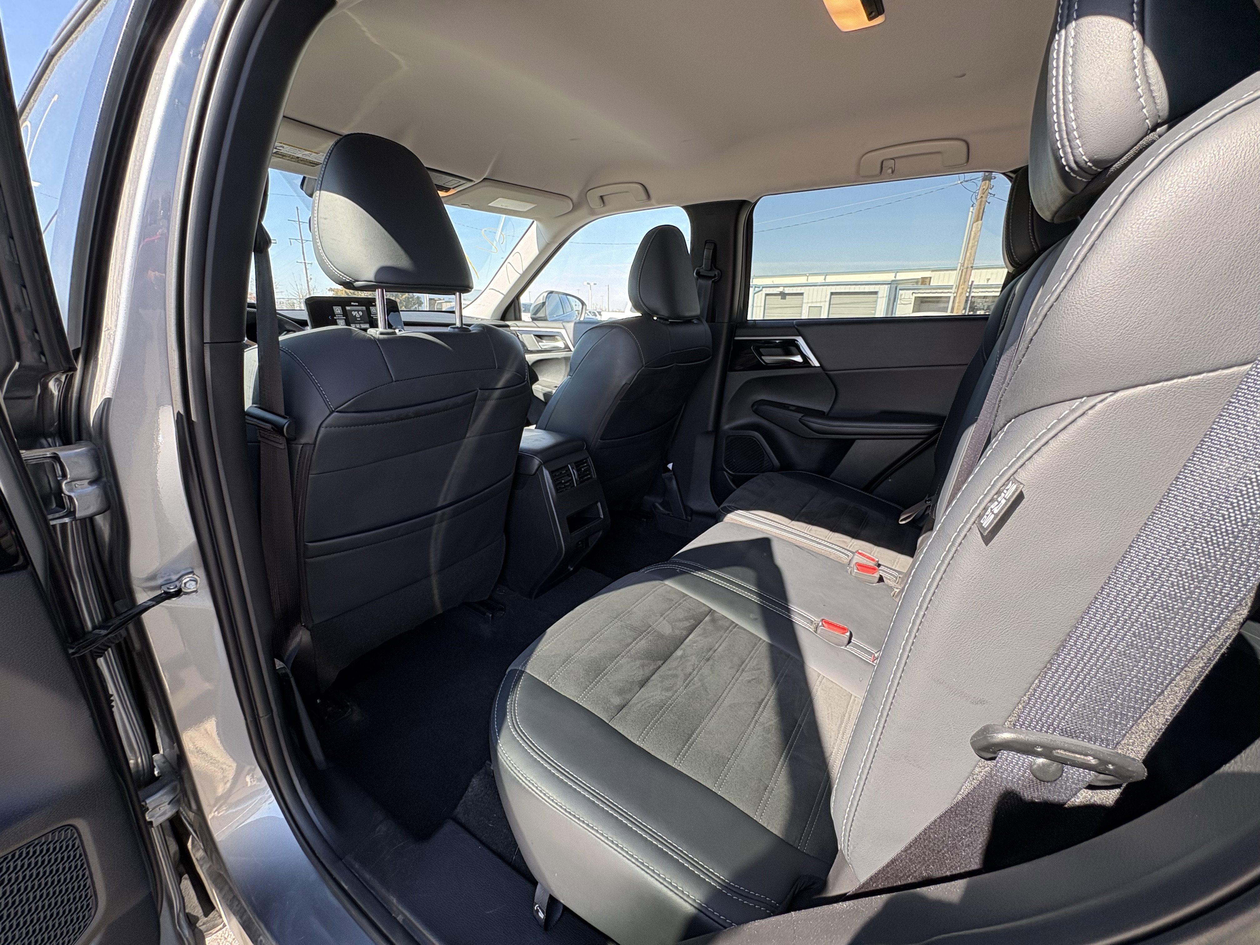 2024 Mitsubishi Outlander SE FWD