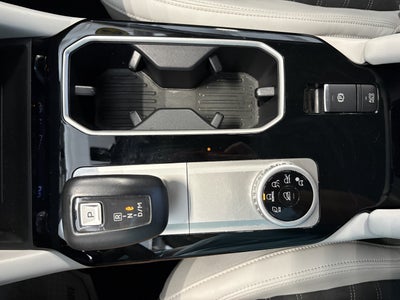 2025 Mitsubishi Outlander SE FWD