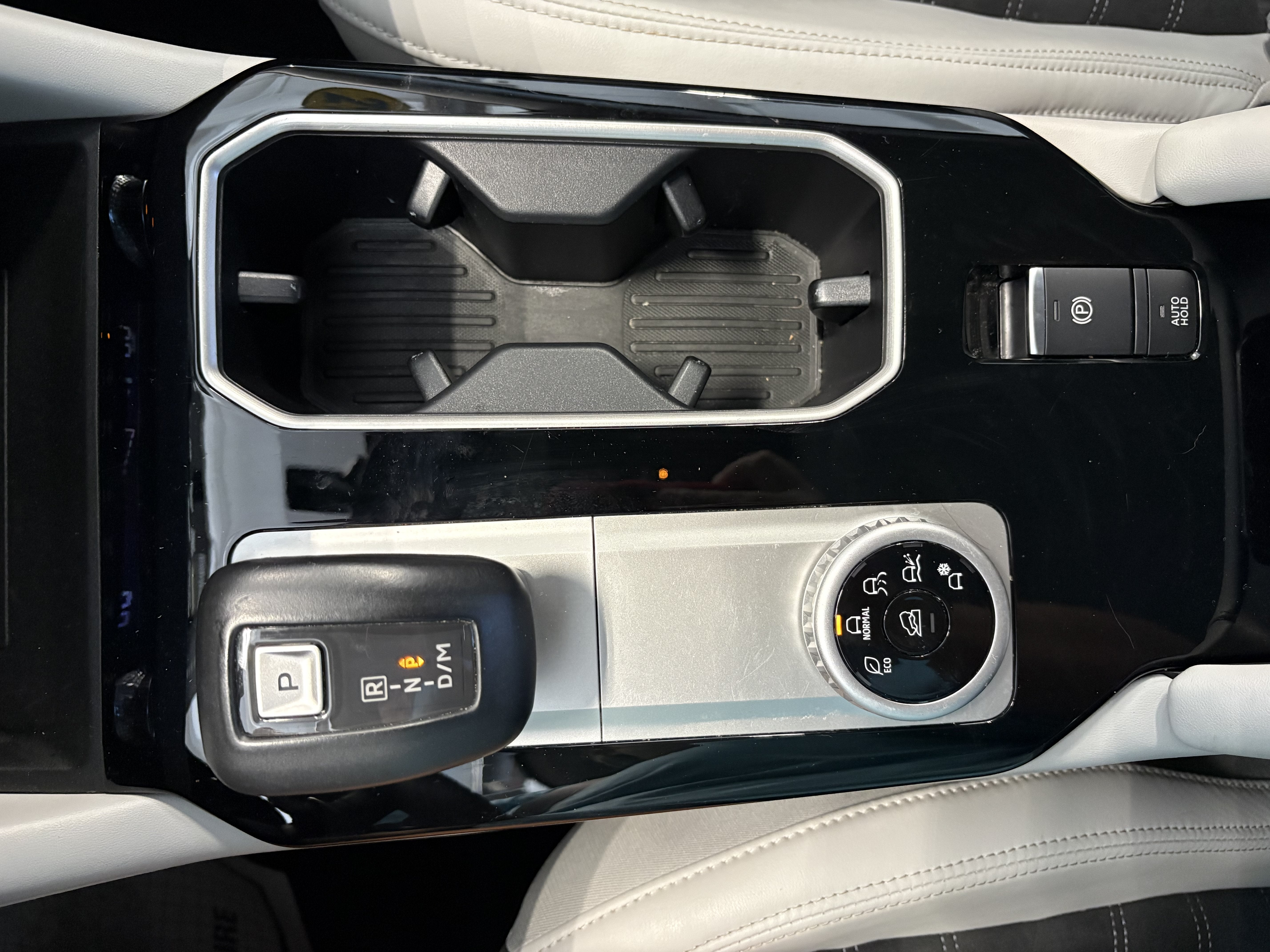2025 Mitsubishi Outlander SE FWD