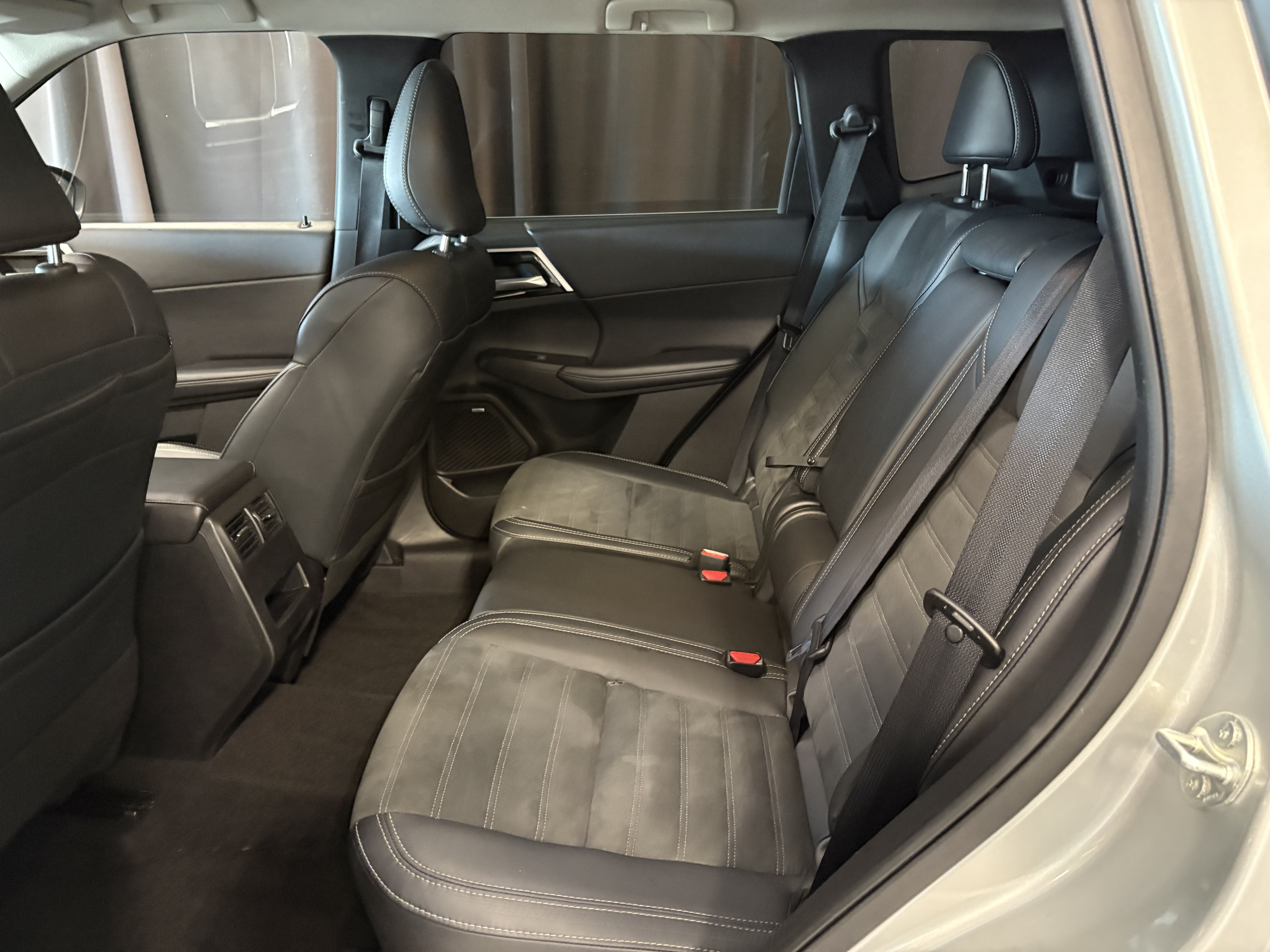 2025 Mitsubishi Outlander SE AWD