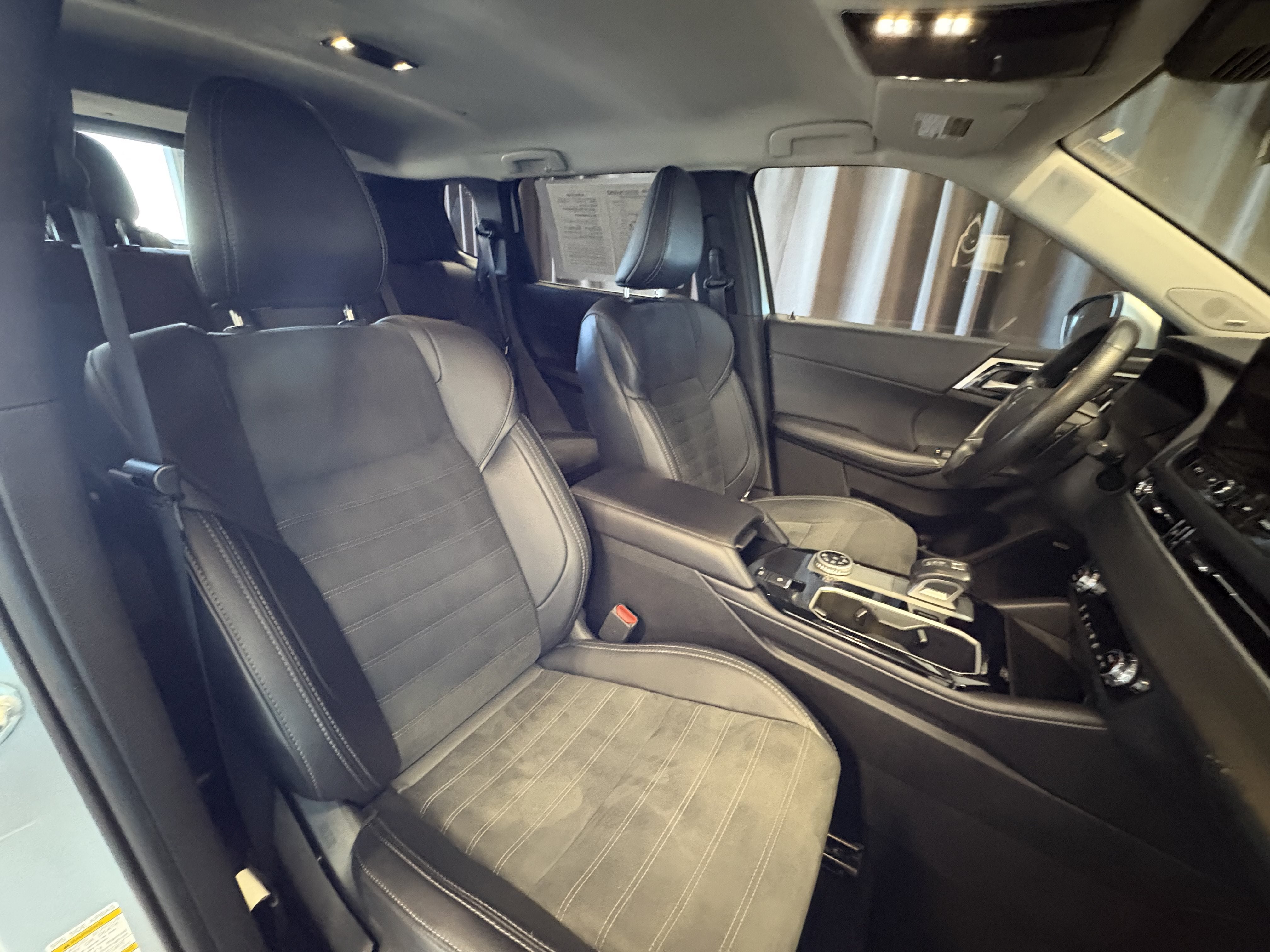 2025 Mitsubishi Outlander SE AWD