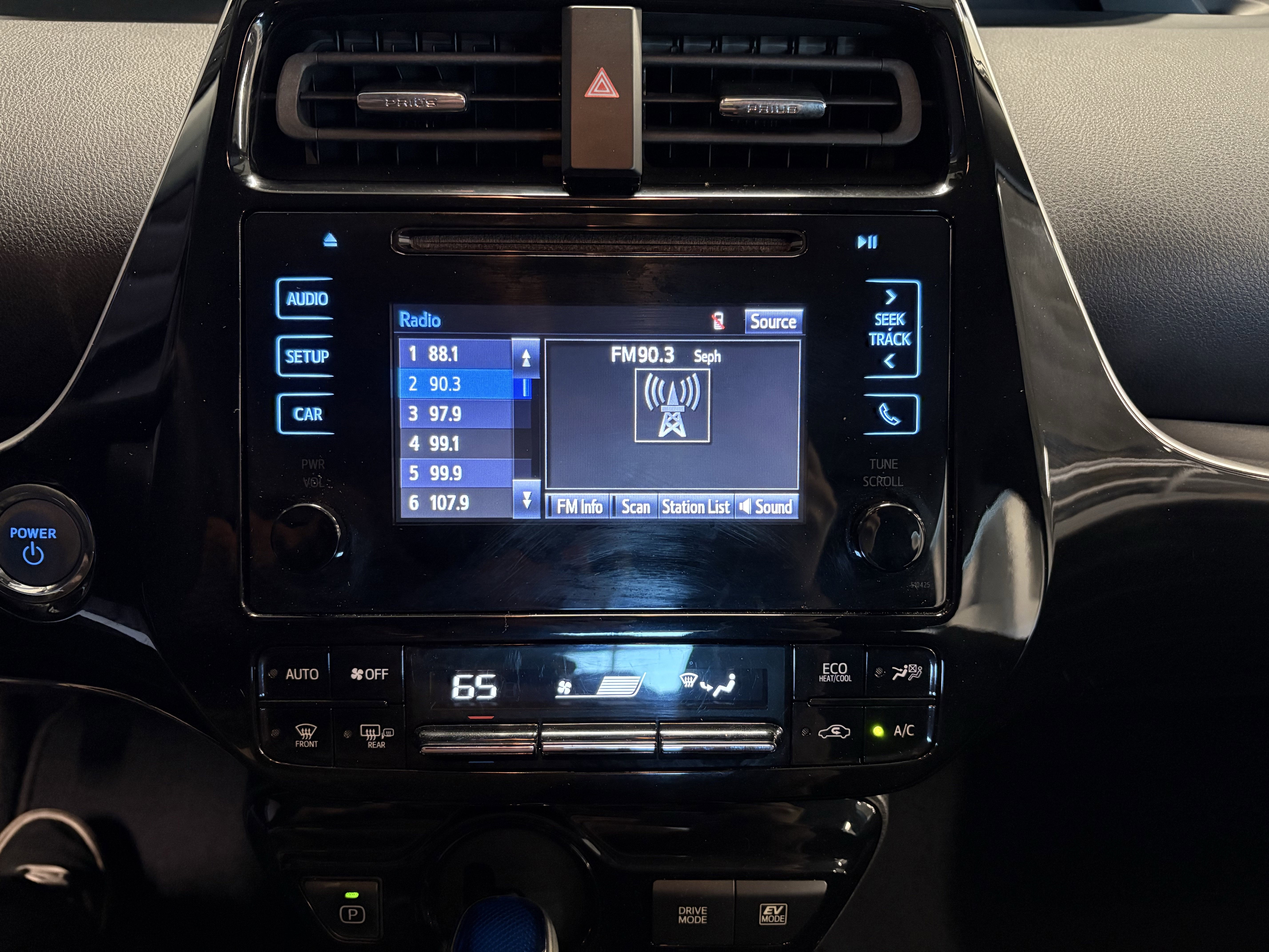 2019 Toyota Prius L Eco FWD