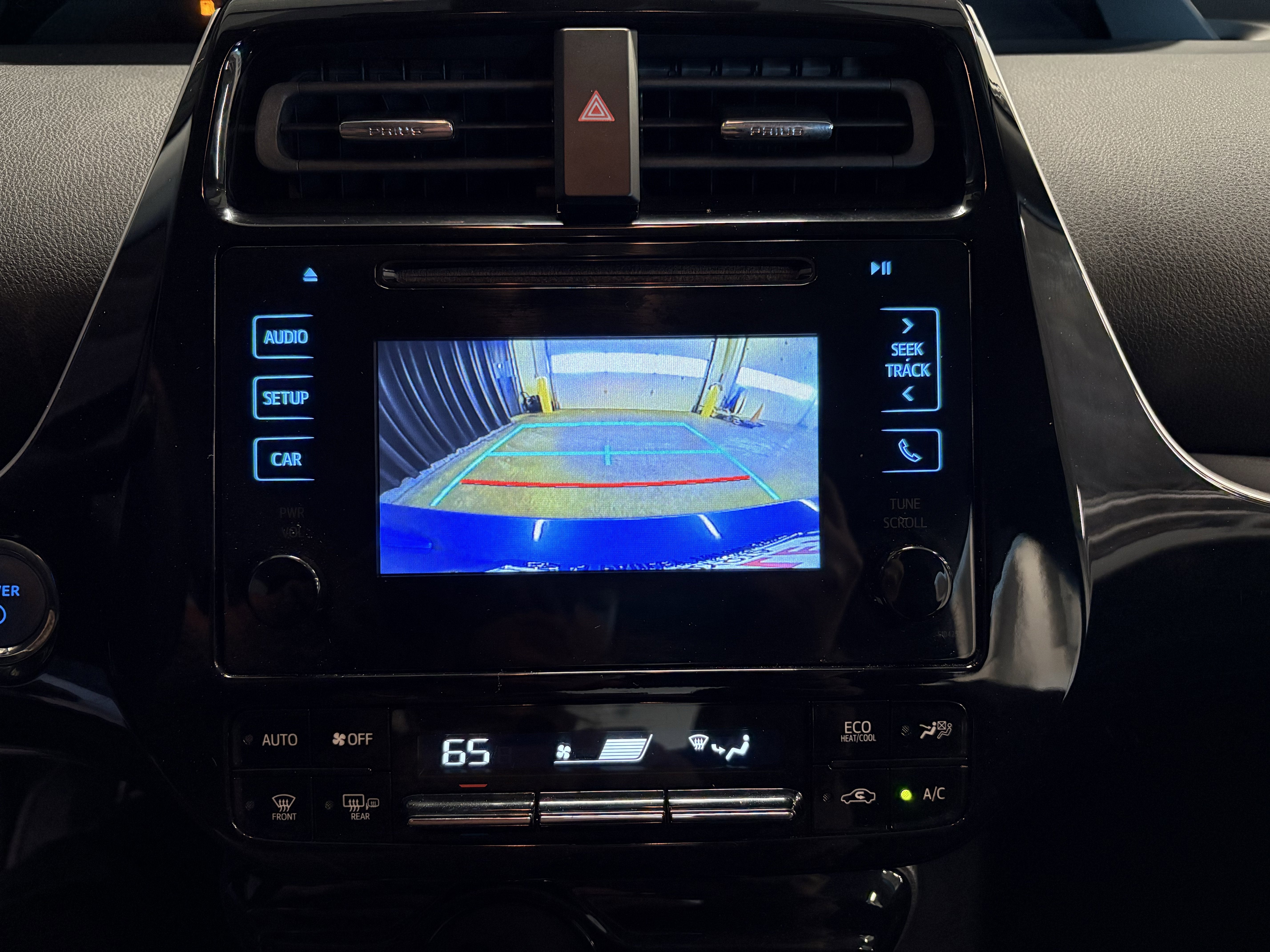 2019 Toyota Prius L Eco FWD